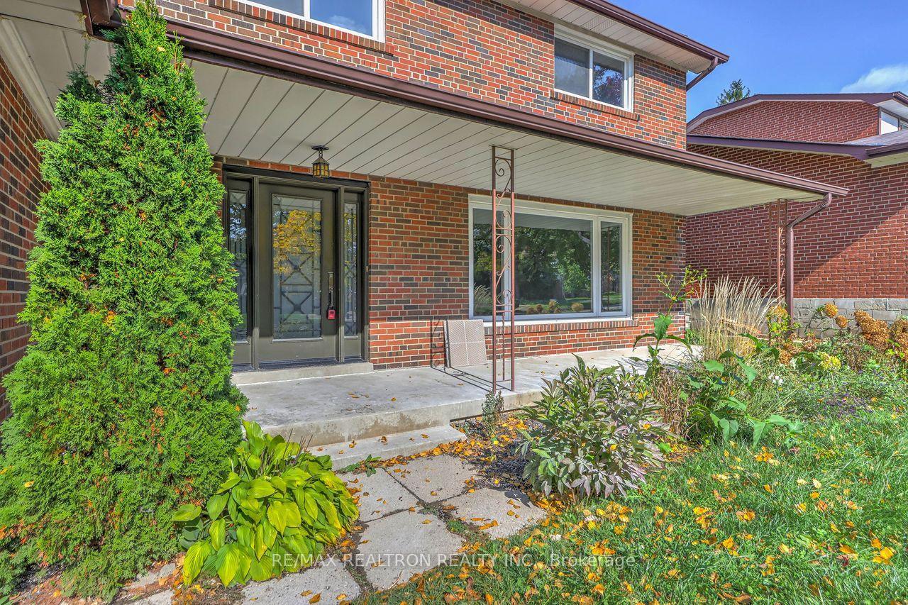 Photo 32 of 74 Aspenwood Drive, North York, Hillcrest Village — HOMEH