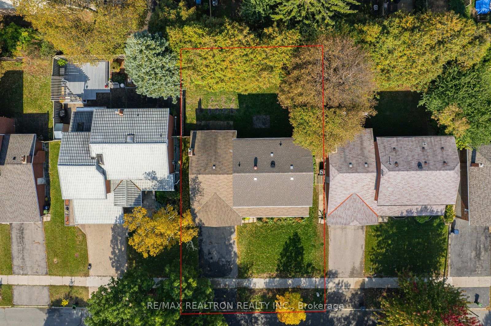 Photo 33 of 74 Aspenwood Drive, North York, Hillcrest Village — HOMEH