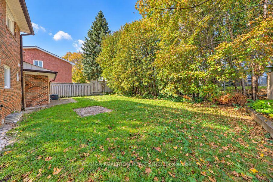 Photo 35 of 74 Aspenwood Drive, North York, Hillcrest Village — HOMEH