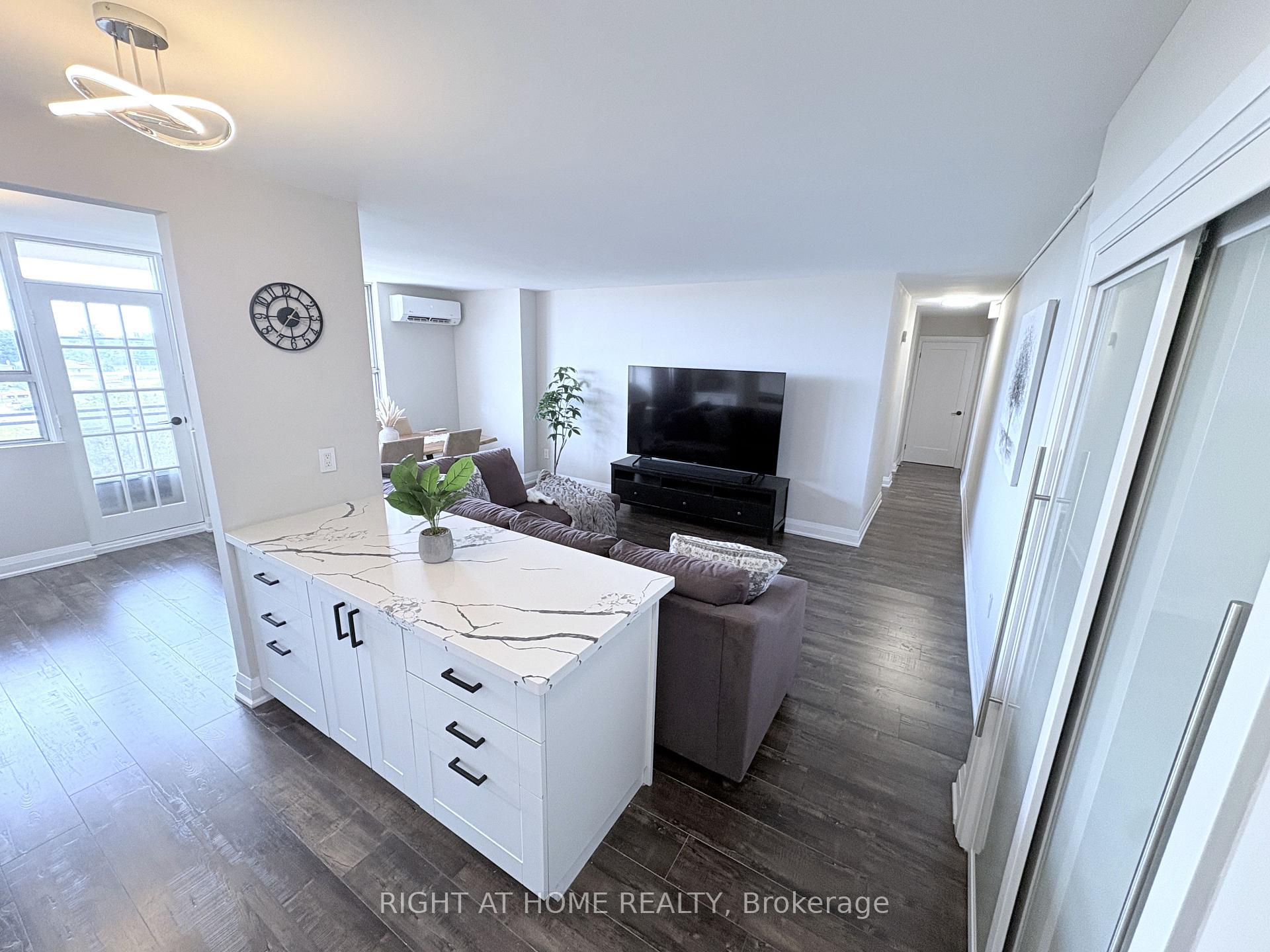 Photo 2 of Unit 711, 1950 Kennedy Road, Scarborough, Dorset Park — HOMEH