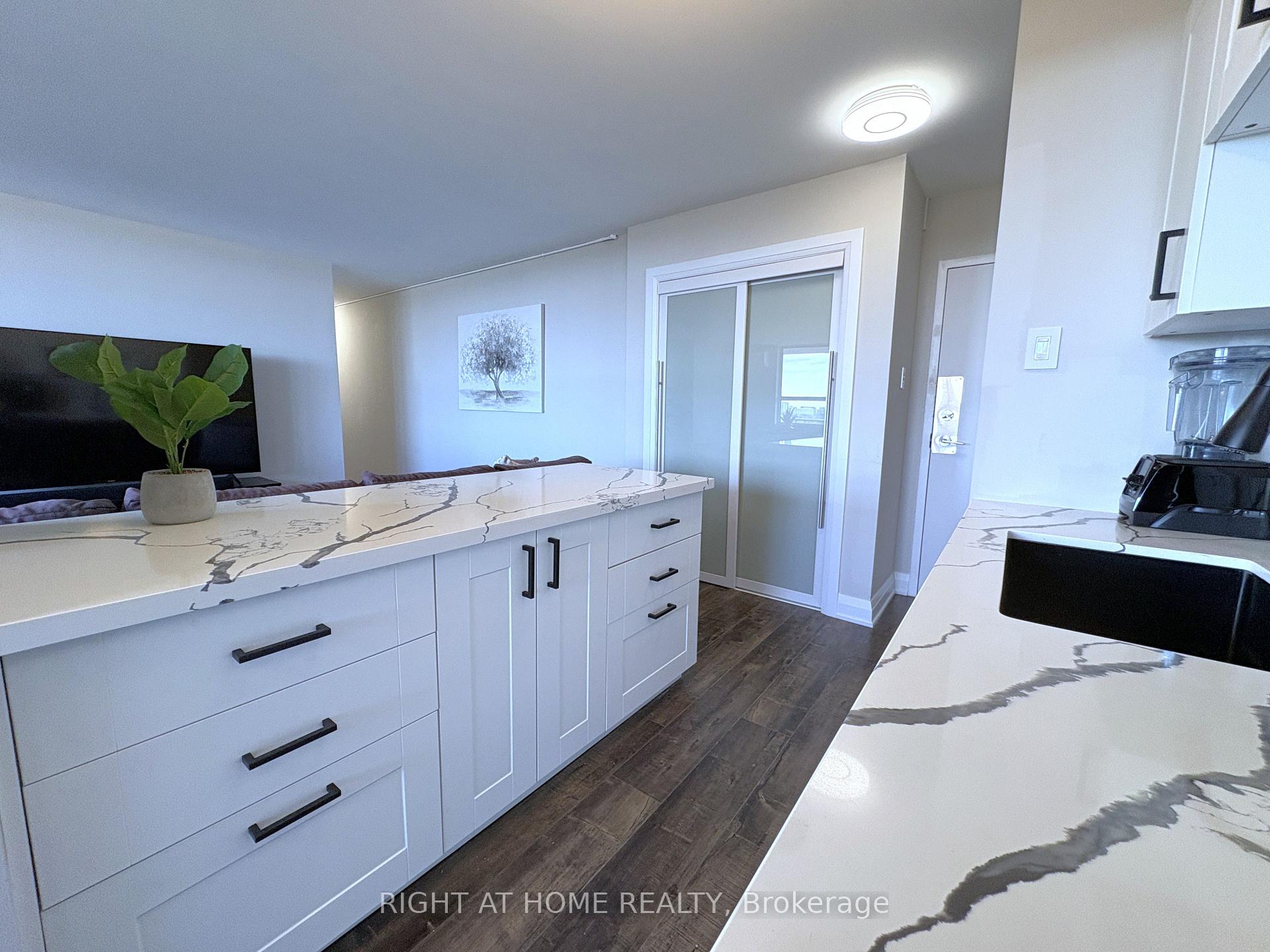 Photo 3 of Unit 711, 1950 Kennedy Road, Scarborough, Dorset Park — HOMEH