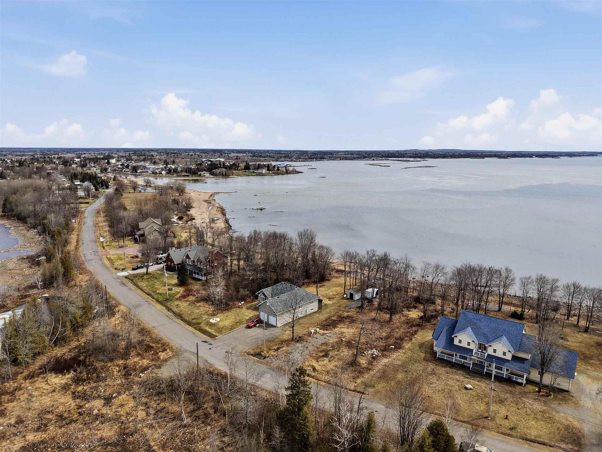 Photo 3 of 19 Lighthouse Point Drive, Thessalon — HOMEH