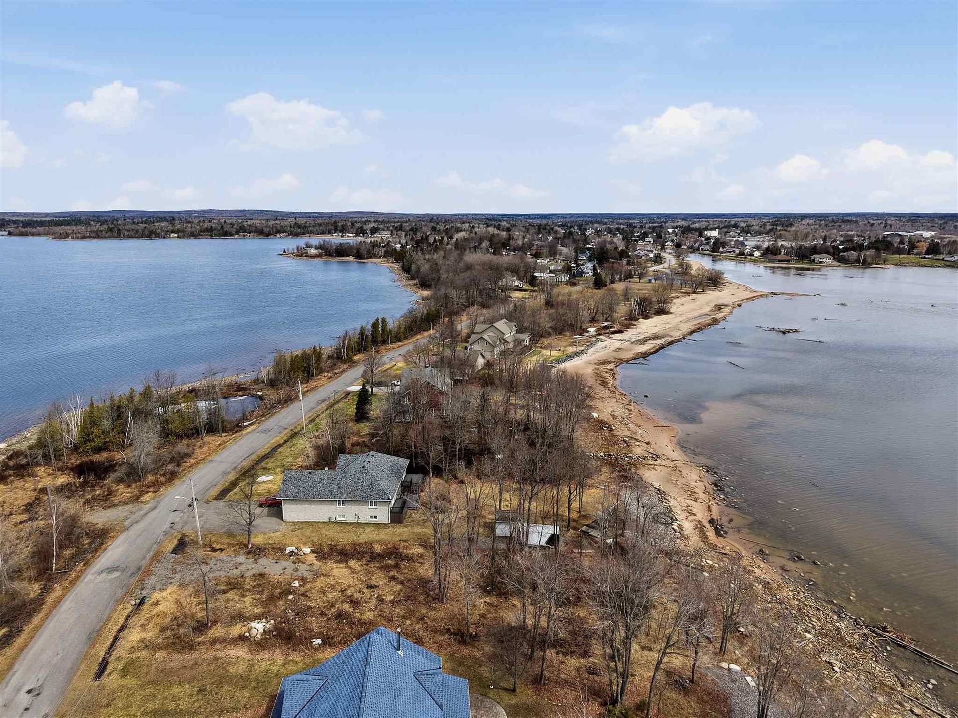 Photo 4 of 19 Lighthouse Point Drive, Thessalon — HOMEH