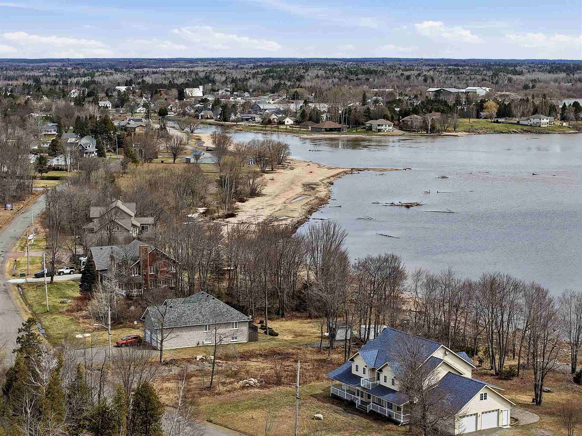 Photo 5 of 19 Lighthouse Point Drive, Thessalon — HOMEH