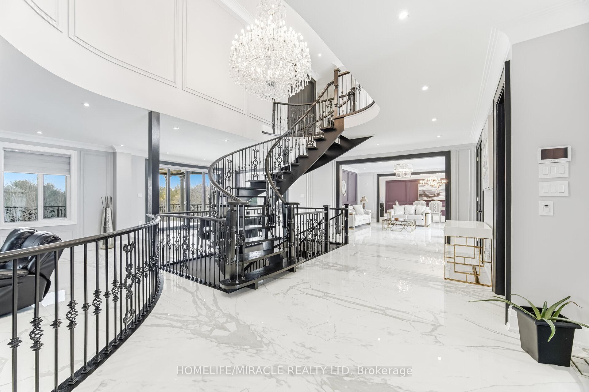 Photo 8 of 56 Orico Court, Vaughan, Kleinburg — HOMEH