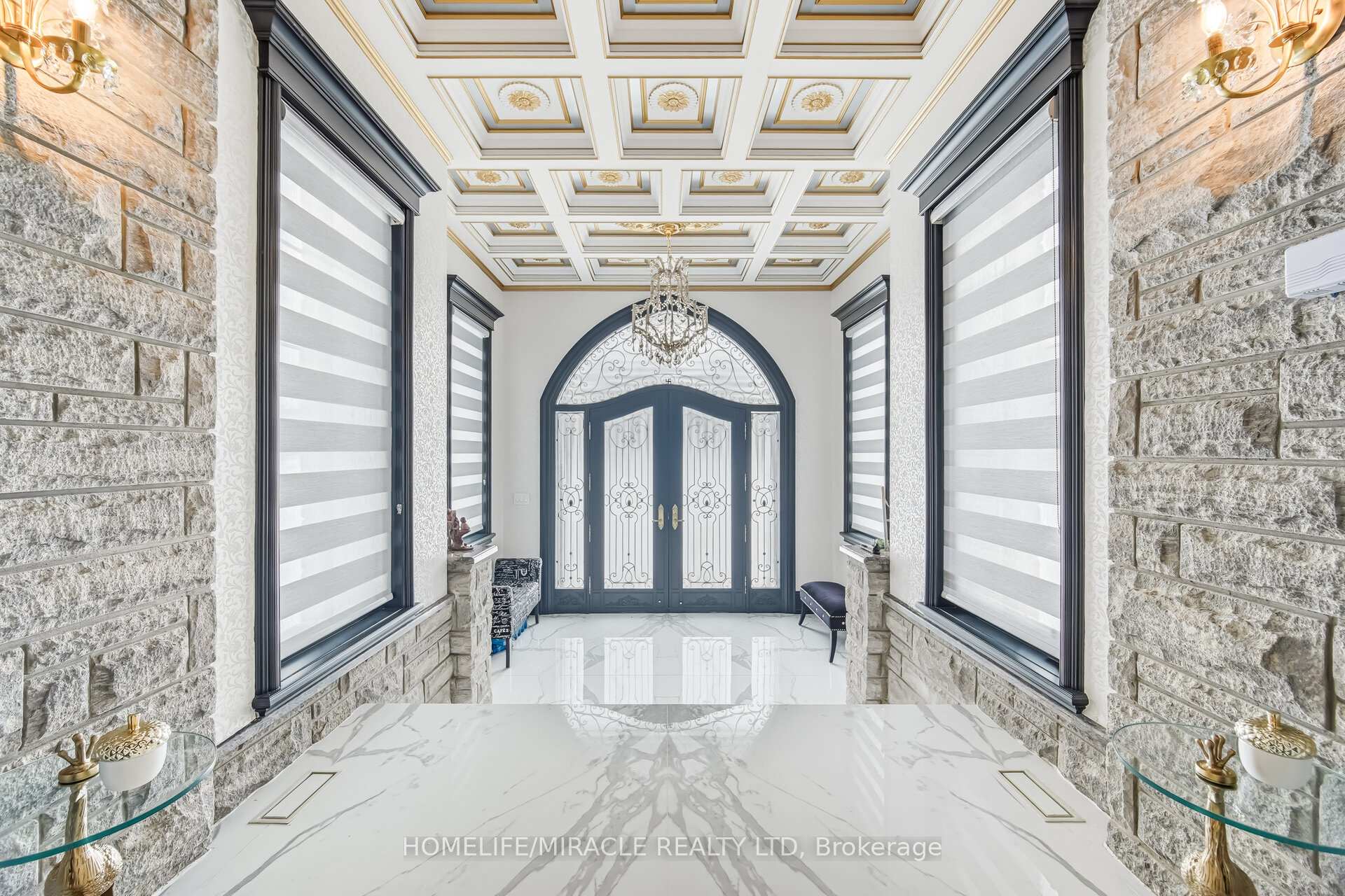 Photo 10 of 56 Orico Court, Vaughan, Kleinburg — HOMEH