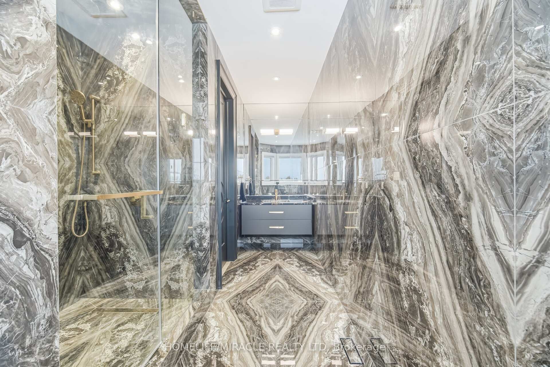 Photo 40 of 56 Orico Court, Vaughan, Kleinburg — HOMEH