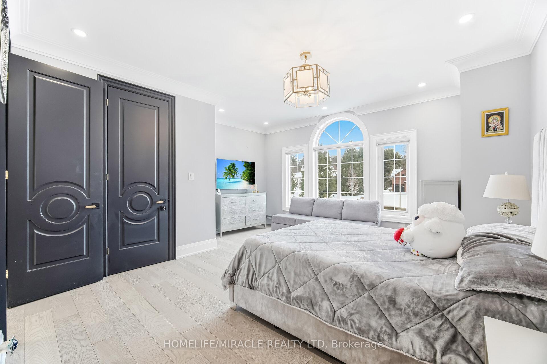 Photo 42 of 56 Orico Court, Vaughan, Kleinburg — HOMEH