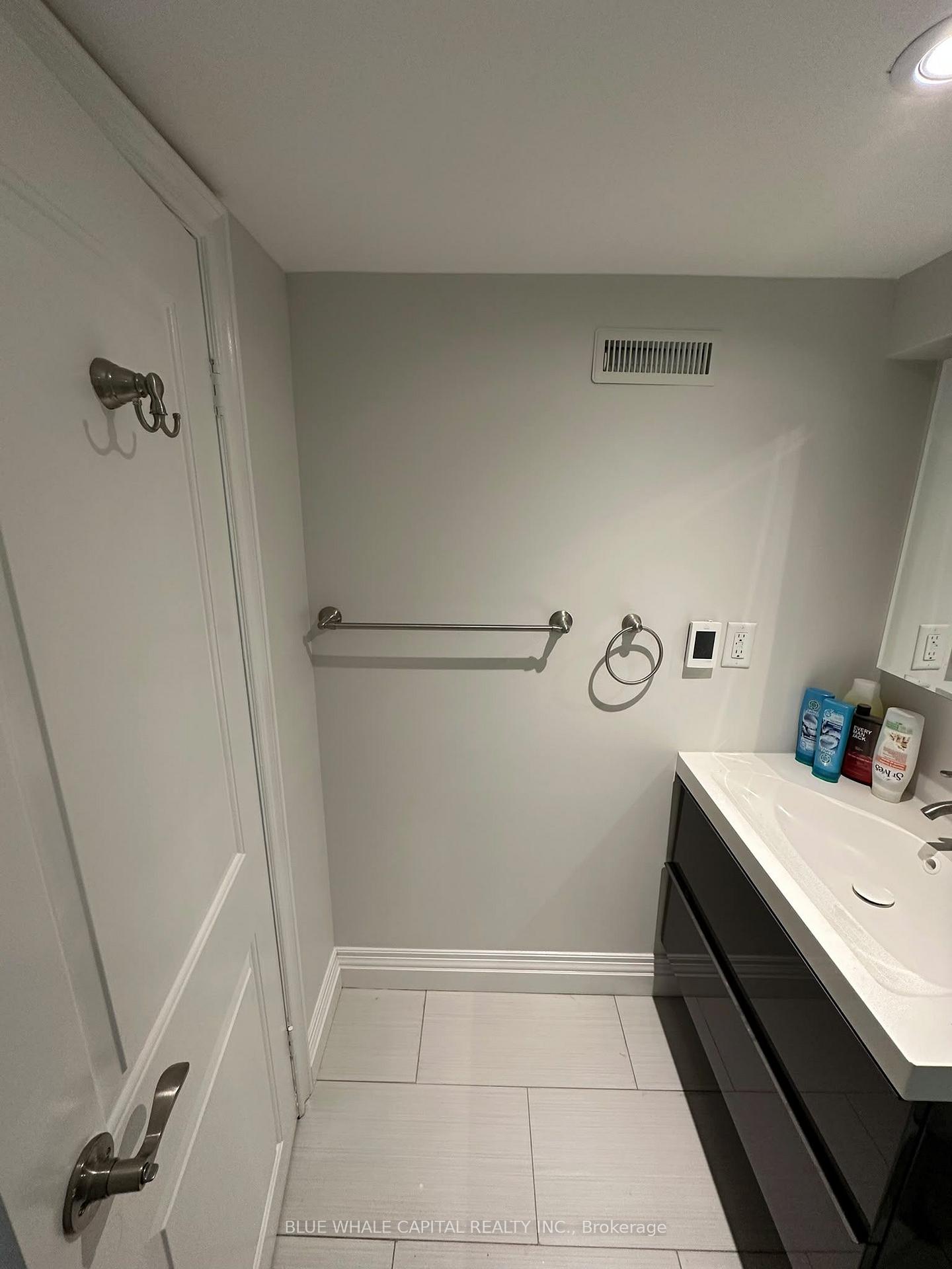 Photo 16 of 152 Montgomery Avenue, Toronto, Yonge-Eglinton — HOMEH