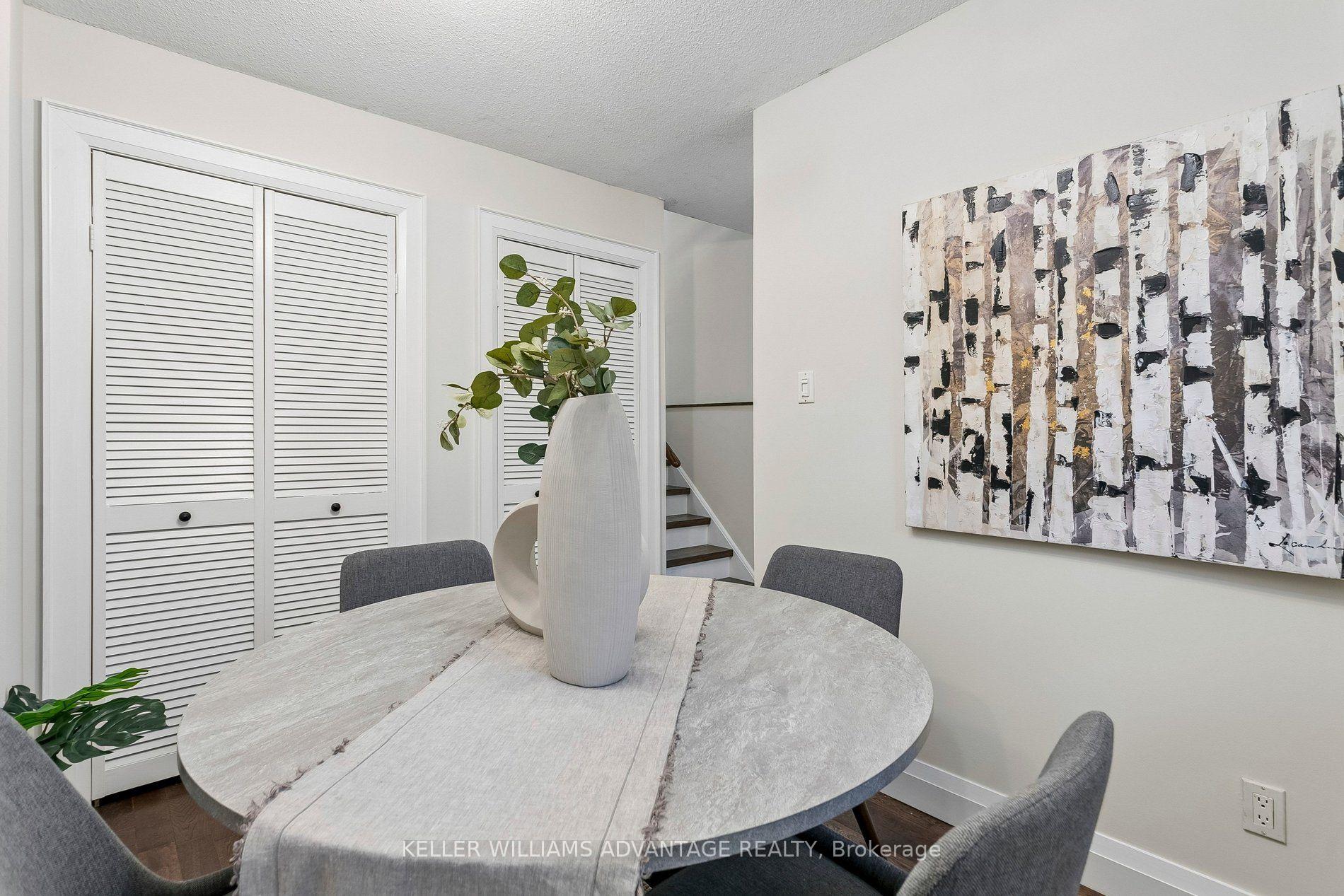 Photo 11 of 33 Sandstone Lane, Toronto, Greenwood-Coxwell — HOMEH