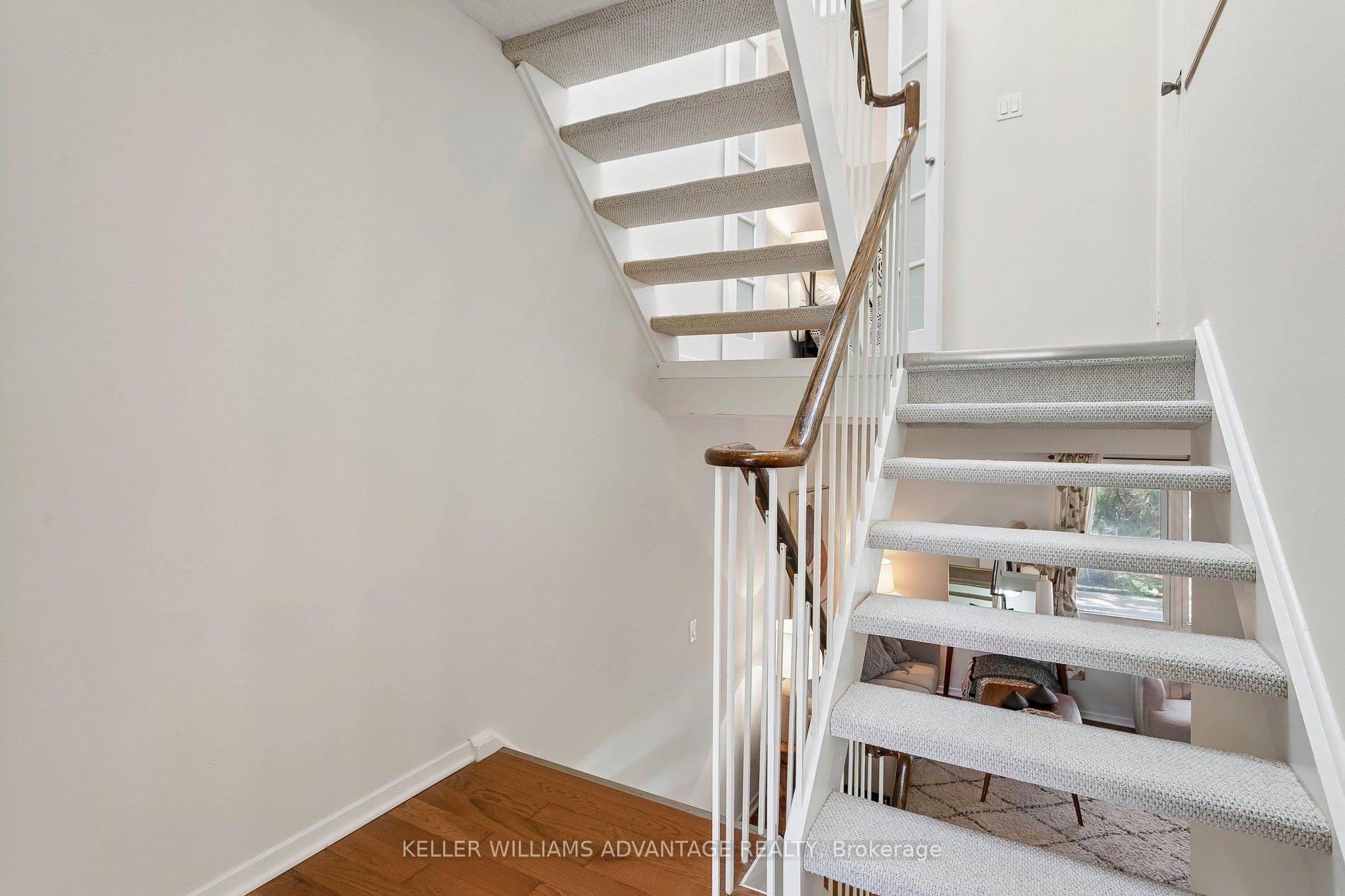 Photo 21 of 33 Sandstone Lane, Toronto, Greenwood-Coxwell — HOMEH