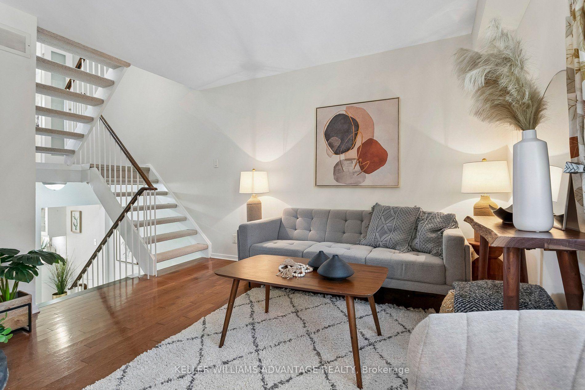 Photo 31 of 33 Sandstone Lane, Toronto, Greenwood-Coxwell — HOMEH