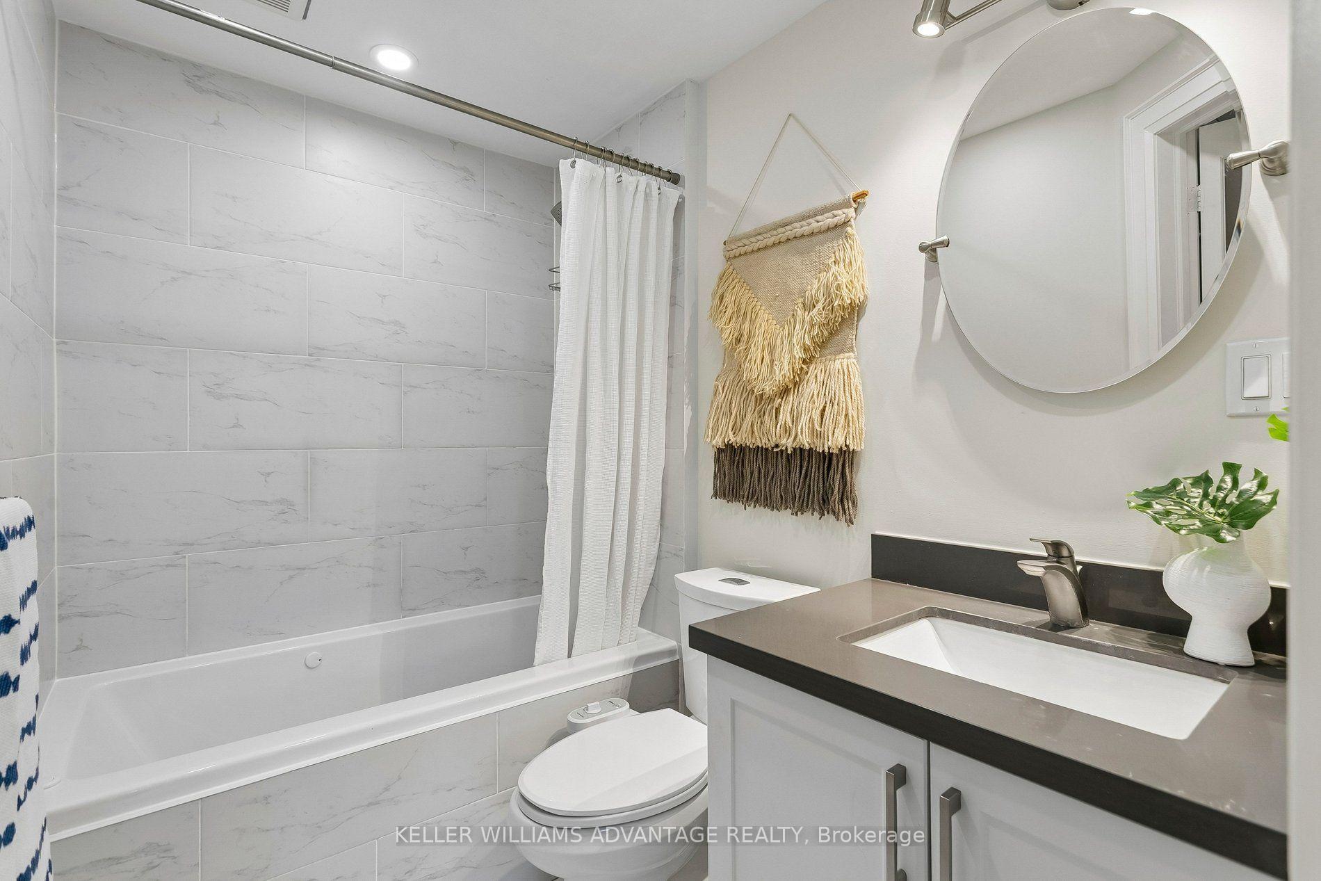 Photo 34 of 33 Sandstone Lane, Toronto, Greenwood-Coxwell — HOMEH