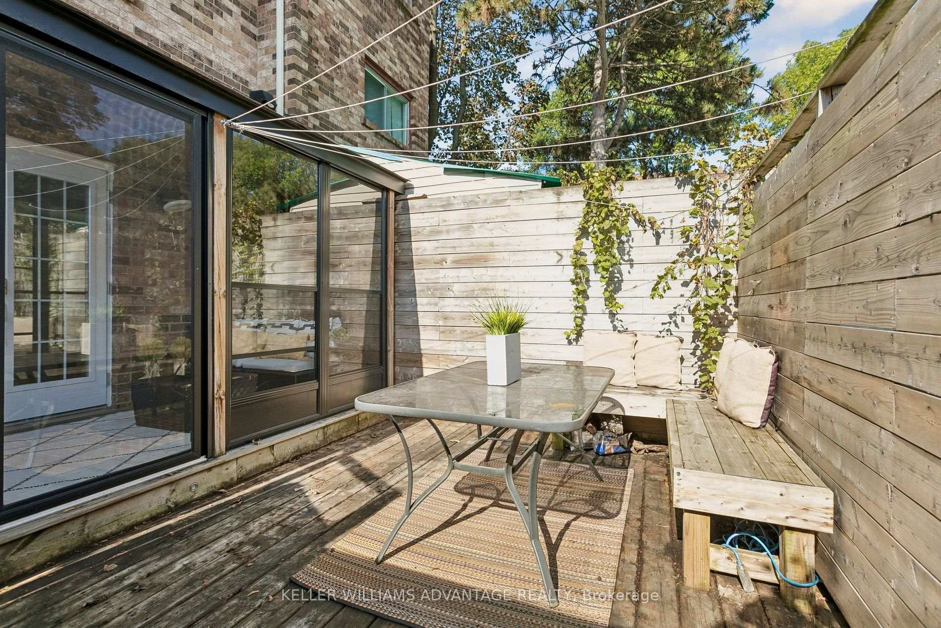 Photo 36 of 33 Sandstone Lane, Toronto, Greenwood-Coxwell — HOMEH