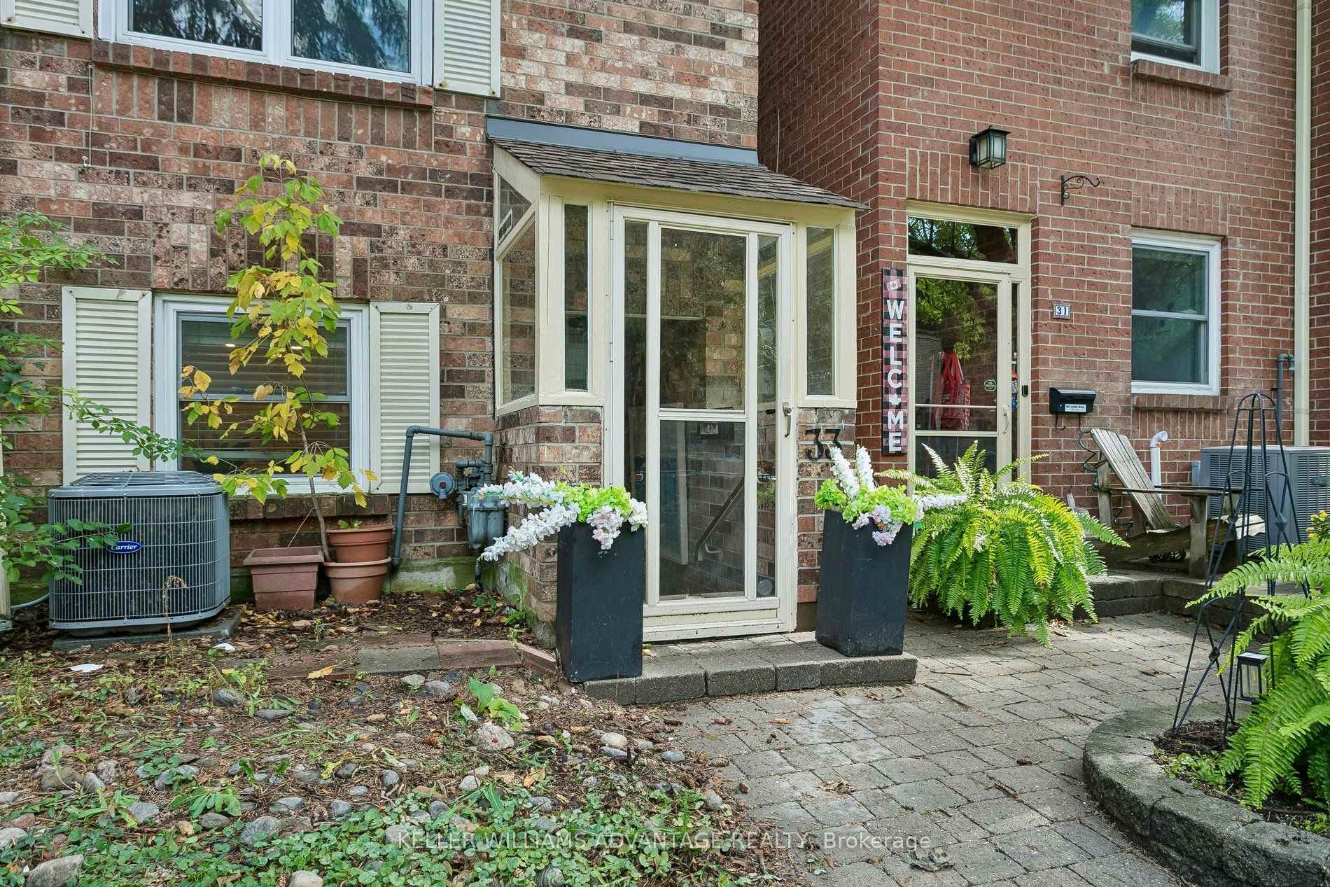 Photo 43 of 33 Sandstone Lane, Toronto, Greenwood-Coxwell — HOMEH