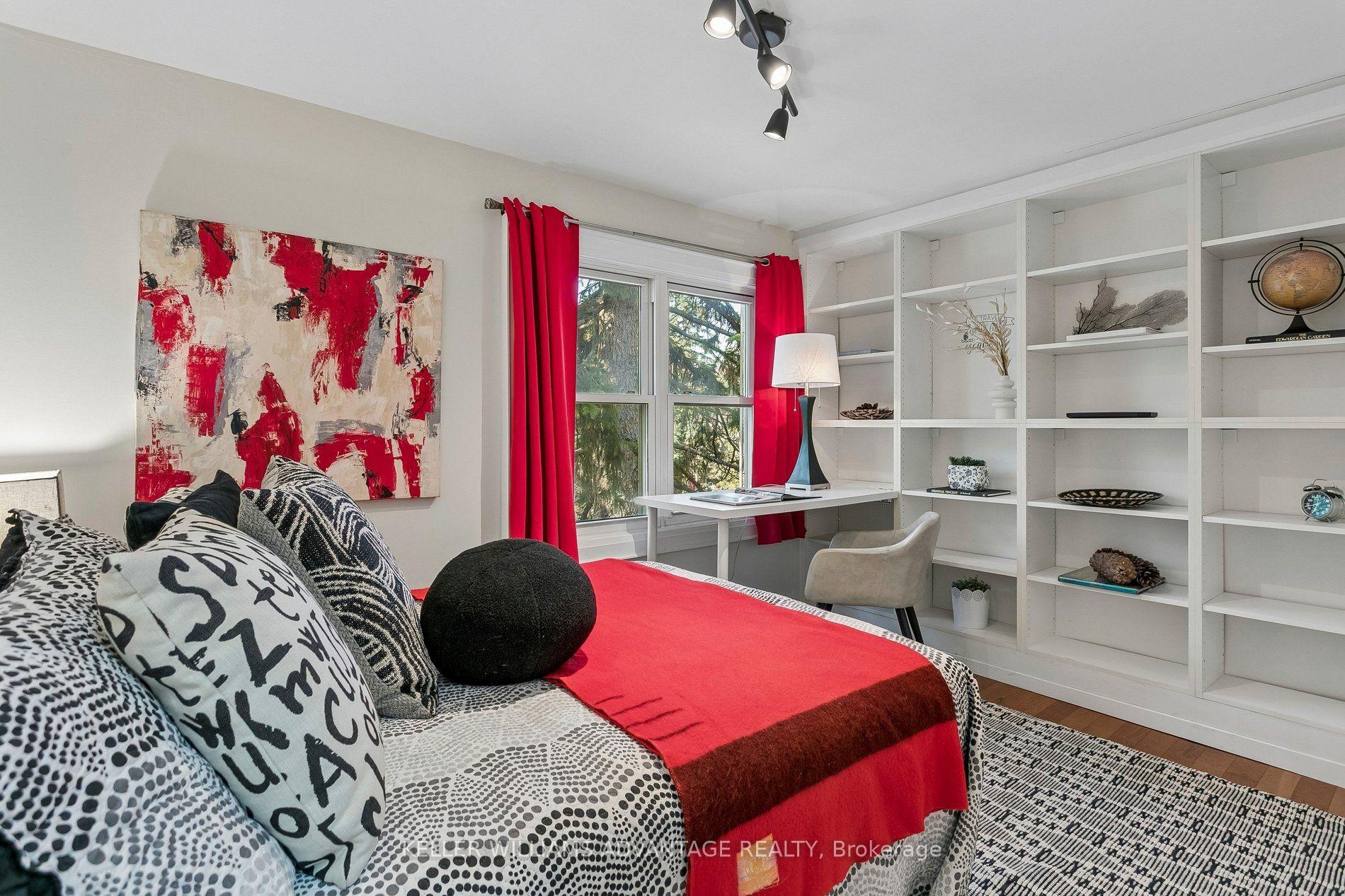 Photo 48 of 33 Sandstone Lane, Toronto, Greenwood-Coxwell — HOMEH
