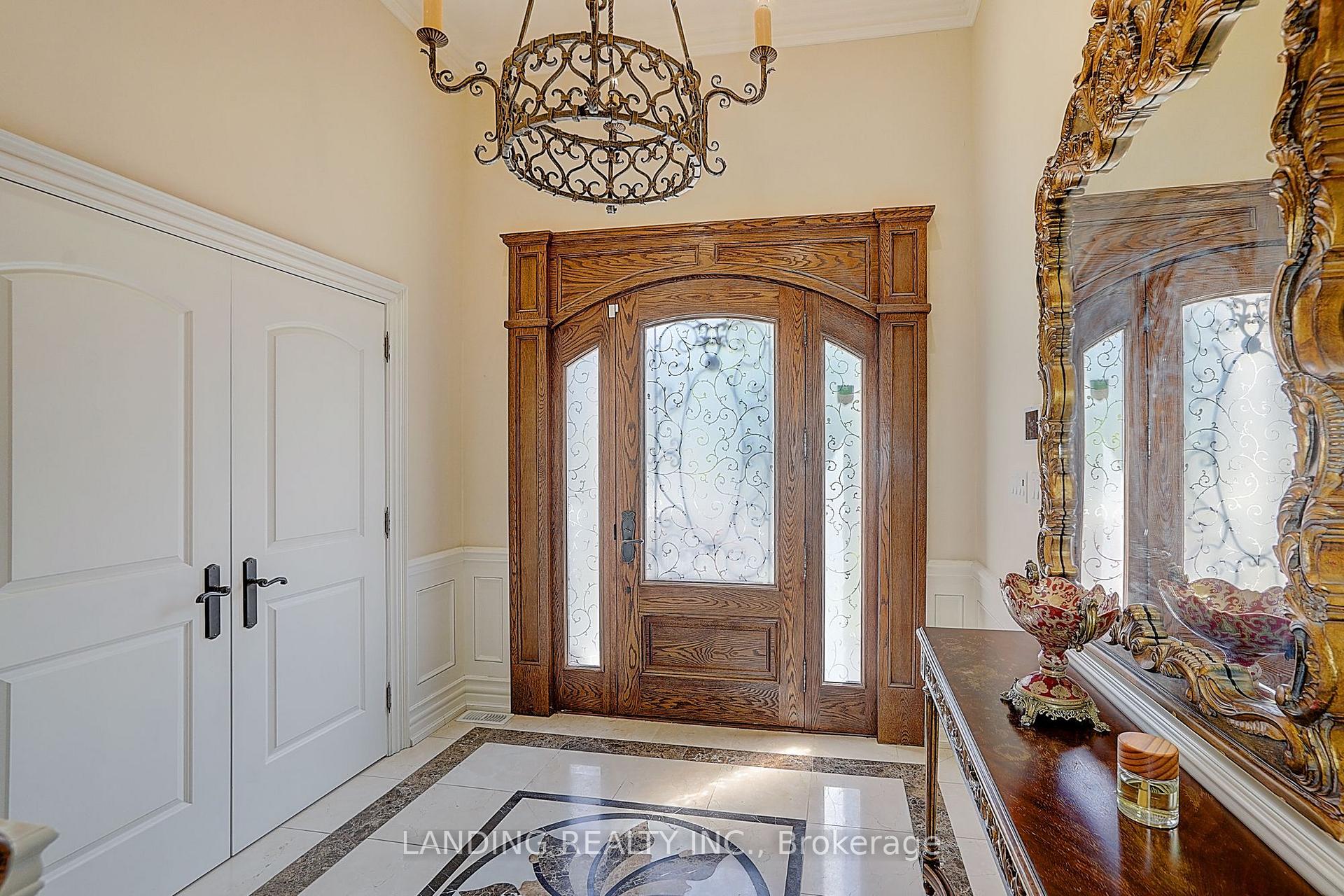 Photo 3 of 24 Abbotsford Road, North York, Willowdale West — HOMEH