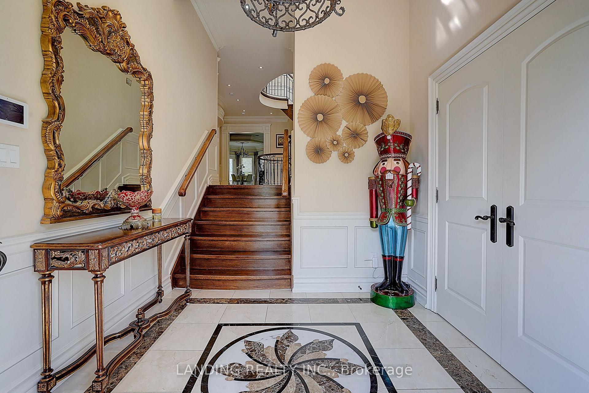 Photo 4 of 24 Abbotsford Road, North York, Willowdale West — HOMEH