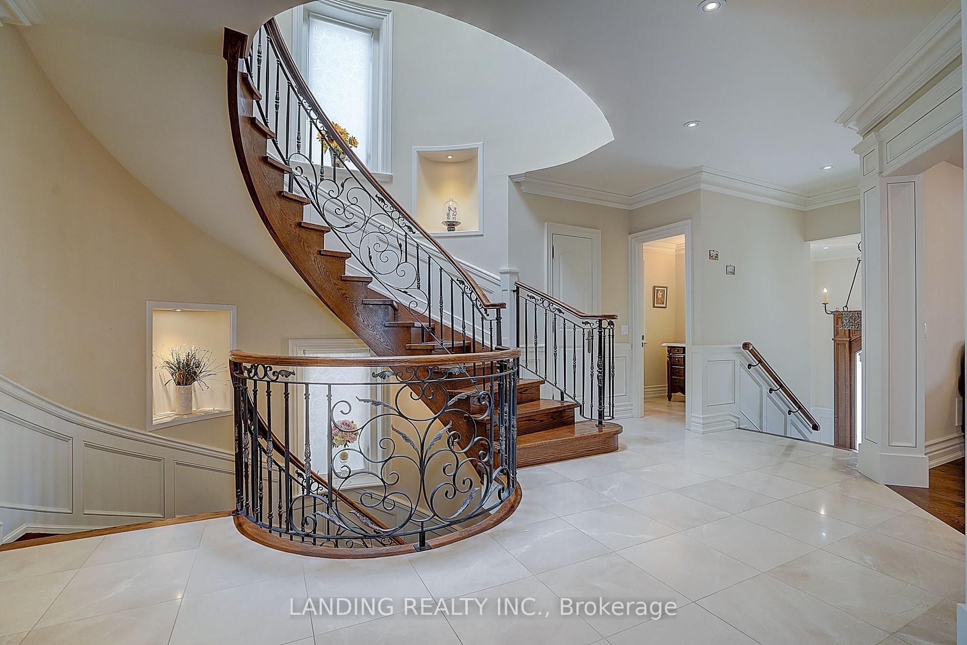 Photo 7 of 24 Abbotsford Road, North York, Willowdale West — HOMEH