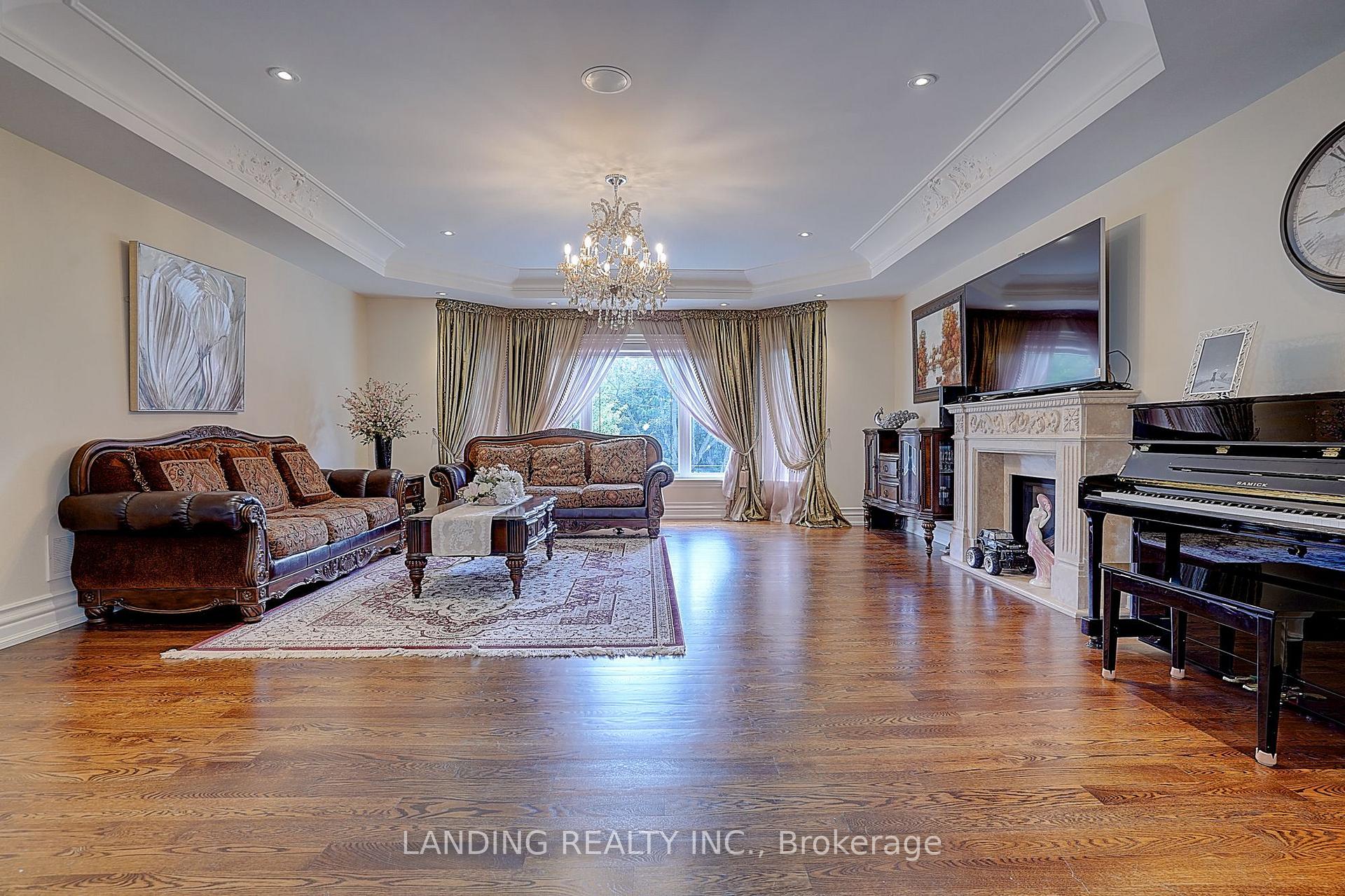 Photo 10 of 24 Abbotsford Road, North York, Willowdale West — HOMEH