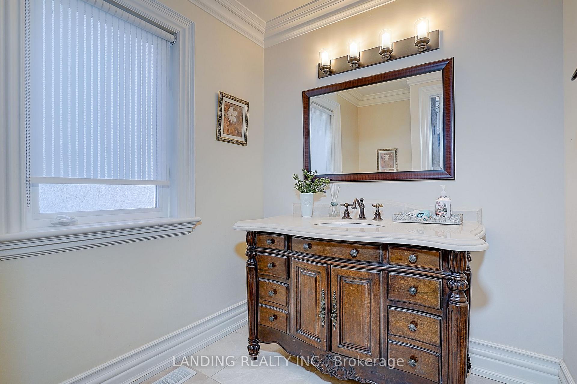 Photo 16 of 24 Abbotsford Road, North York, Willowdale West — HOMEH
