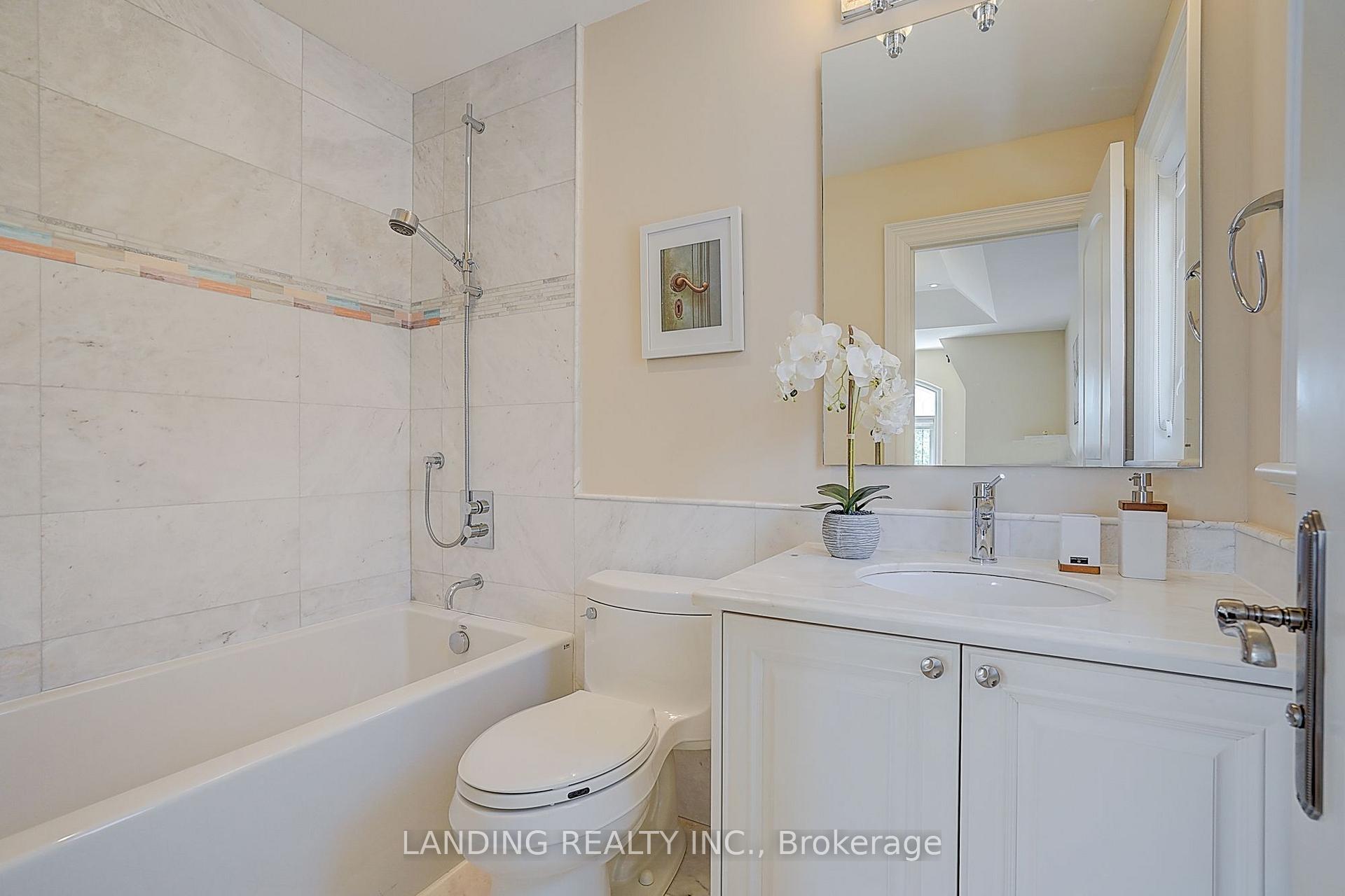 Photo 34 of 24 Abbotsford Road, North York, Willowdale West — HOMEH