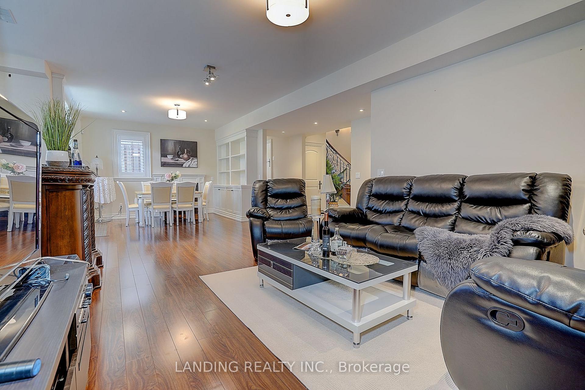 Photo 42 of 24 Abbotsford Road, North York, Willowdale West — HOMEH