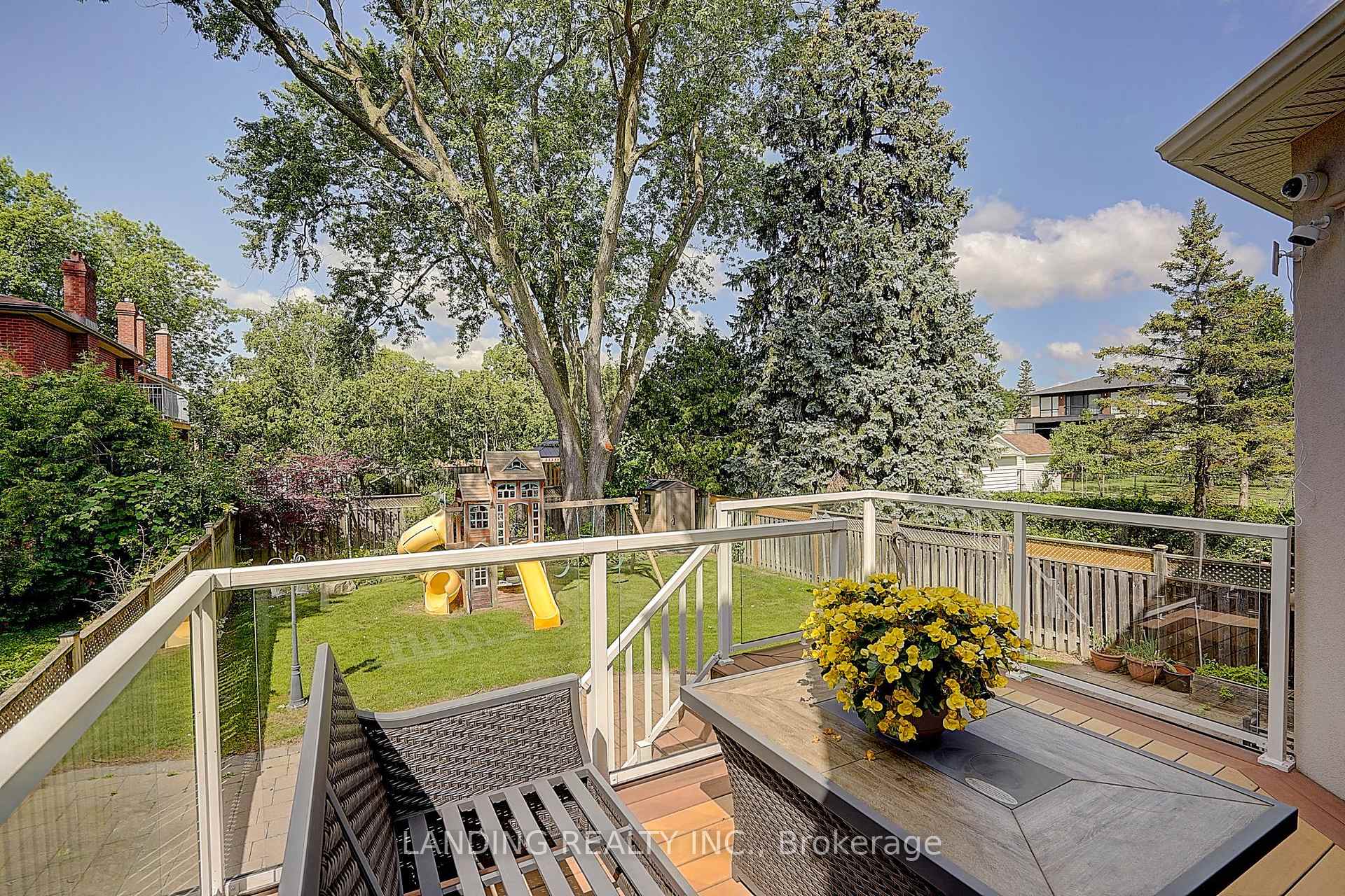 Photo 48 of 24 Abbotsford Road, North York, Willowdale West — HOMEH