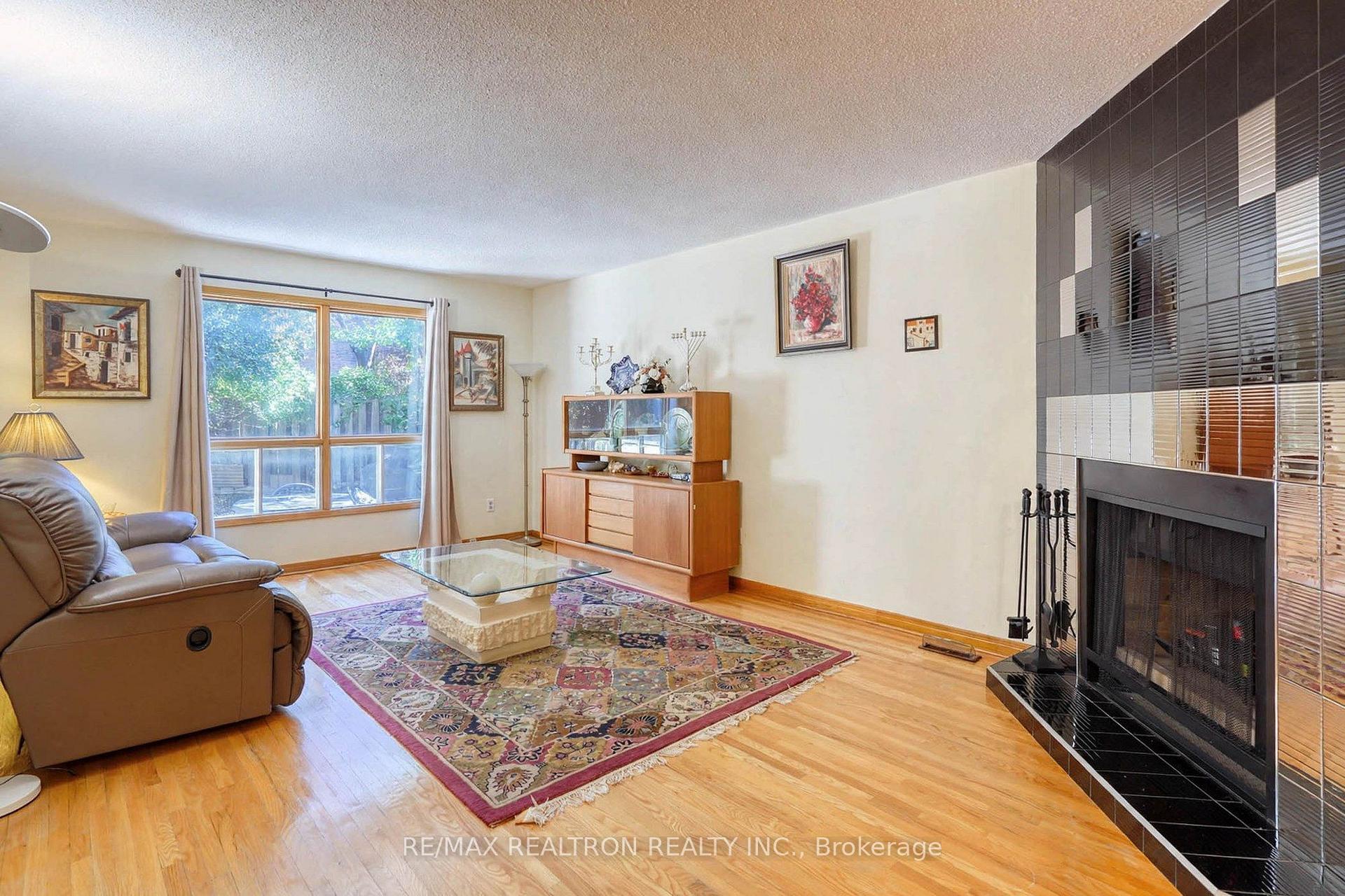 Photo 8 of 38 Kimbergate Way, Vaughan, Brownridge — HOMEH