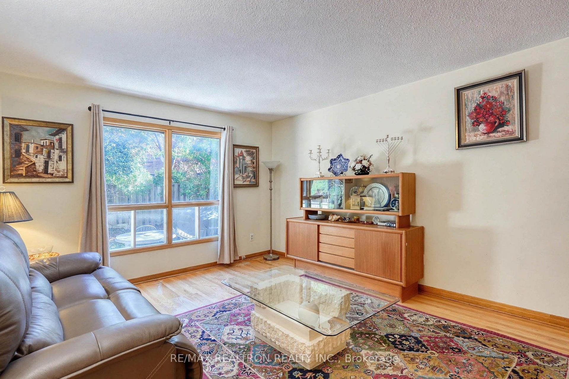 Photo 9 of 38 Kimbergate Way, Vaughan, Brownridge — HOMEH