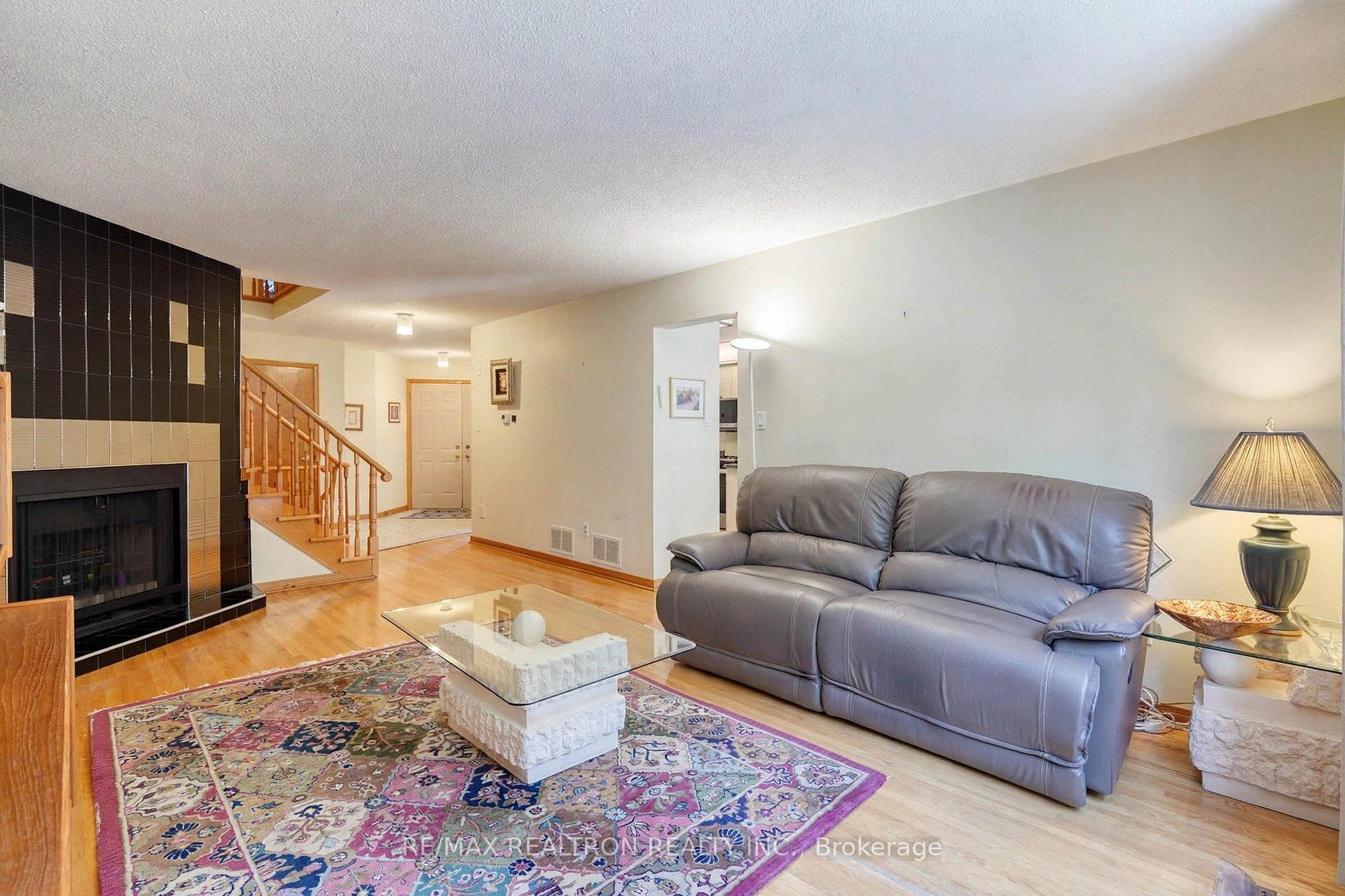 Photo 10 of 38 Kimbergate Way, Vaughan, Brownridge — HOMEH