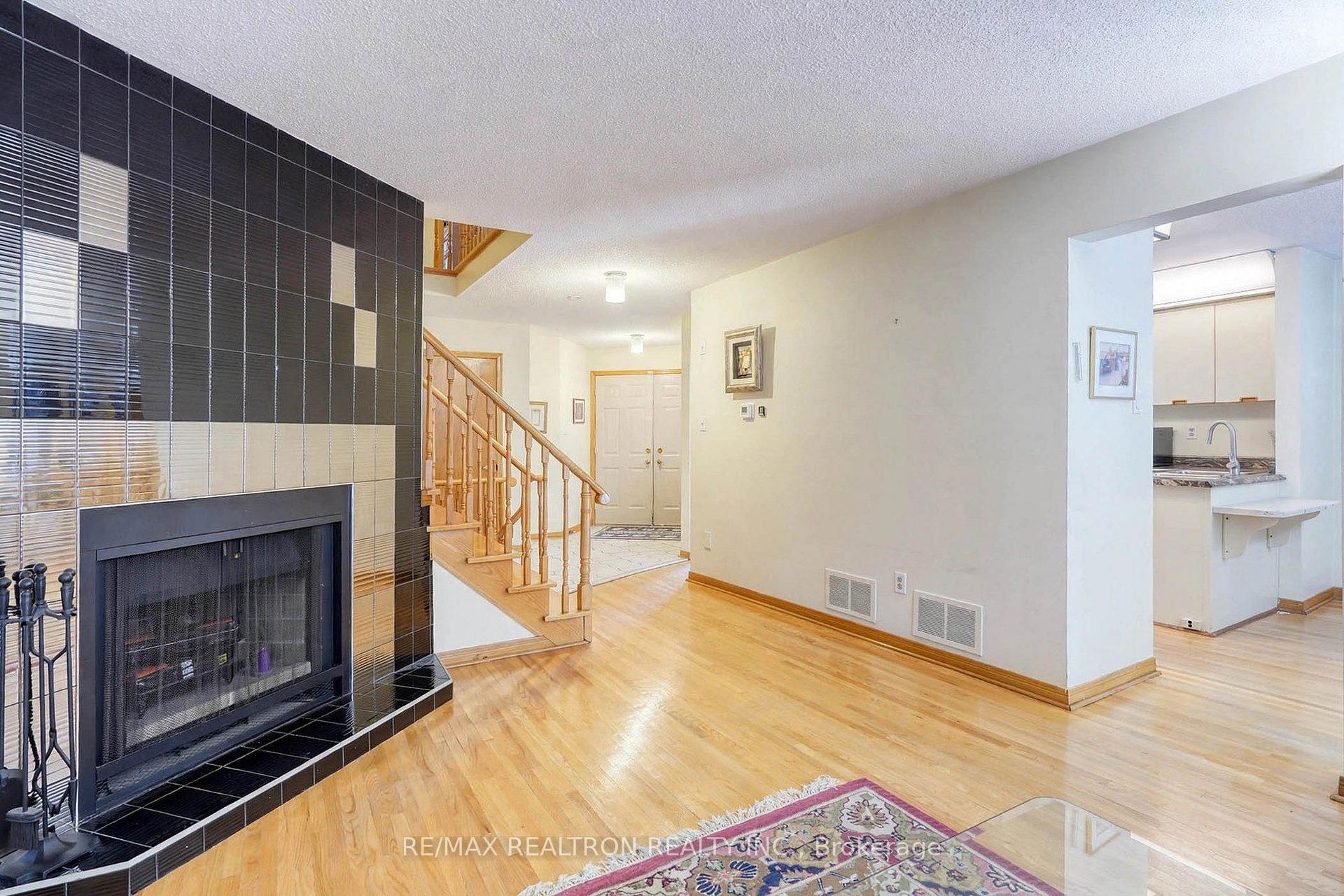 Photo 11 of 38 Kimbergate Way, Vaughan, Brownridge — HOMEH