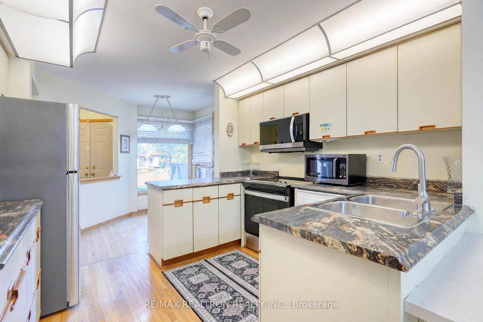 Photo 14 of 38 Kimbergate Way, Vaughan, Brownridge — HOMEH