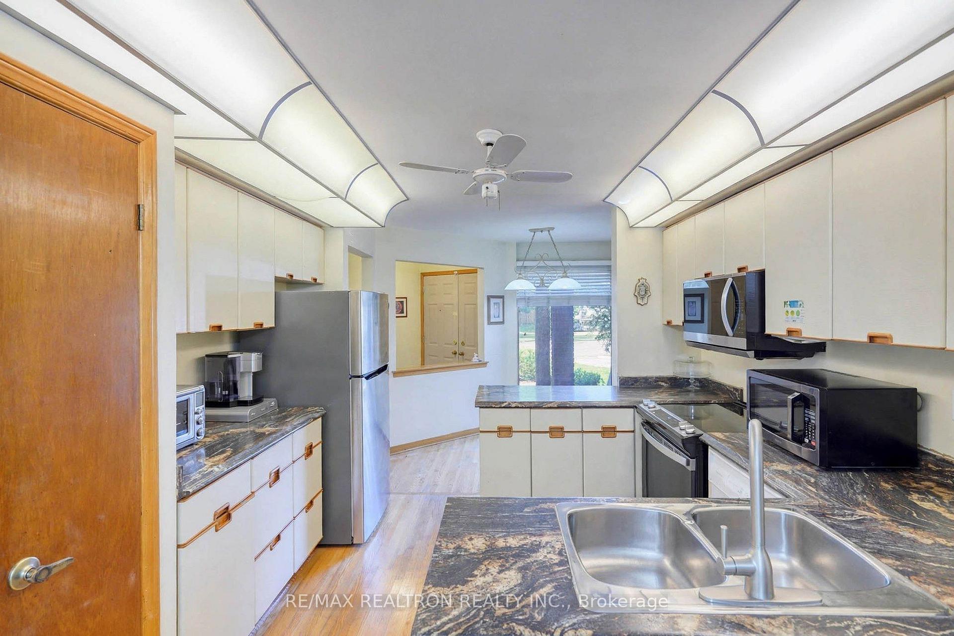 Photo 15 of 38 Kimbergate Way, Vaughan, Brownridge — HOMEH