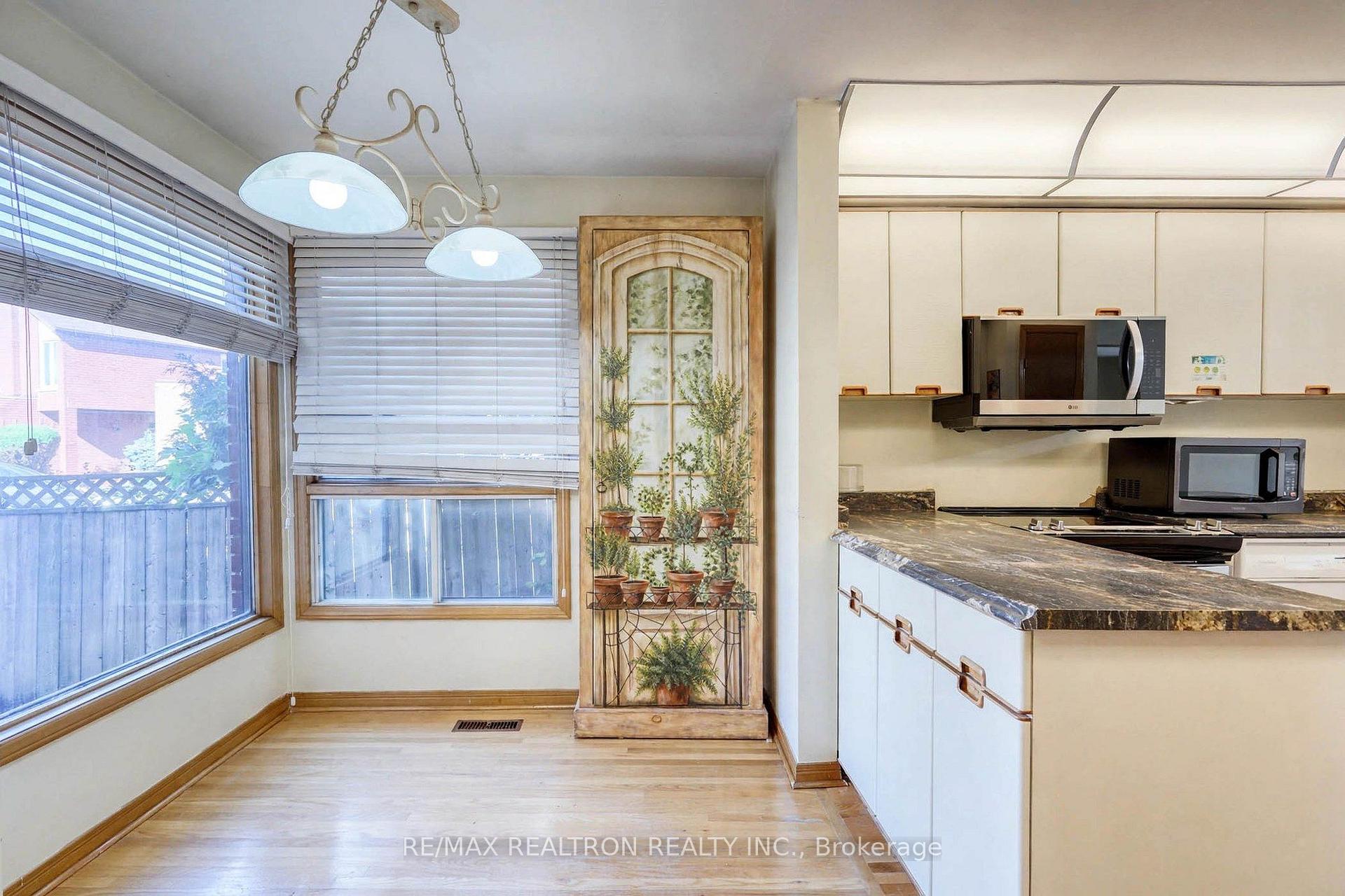 Photo 17 of 38 Kimbergate Way, Vaughan, Brownridge — HOMEH