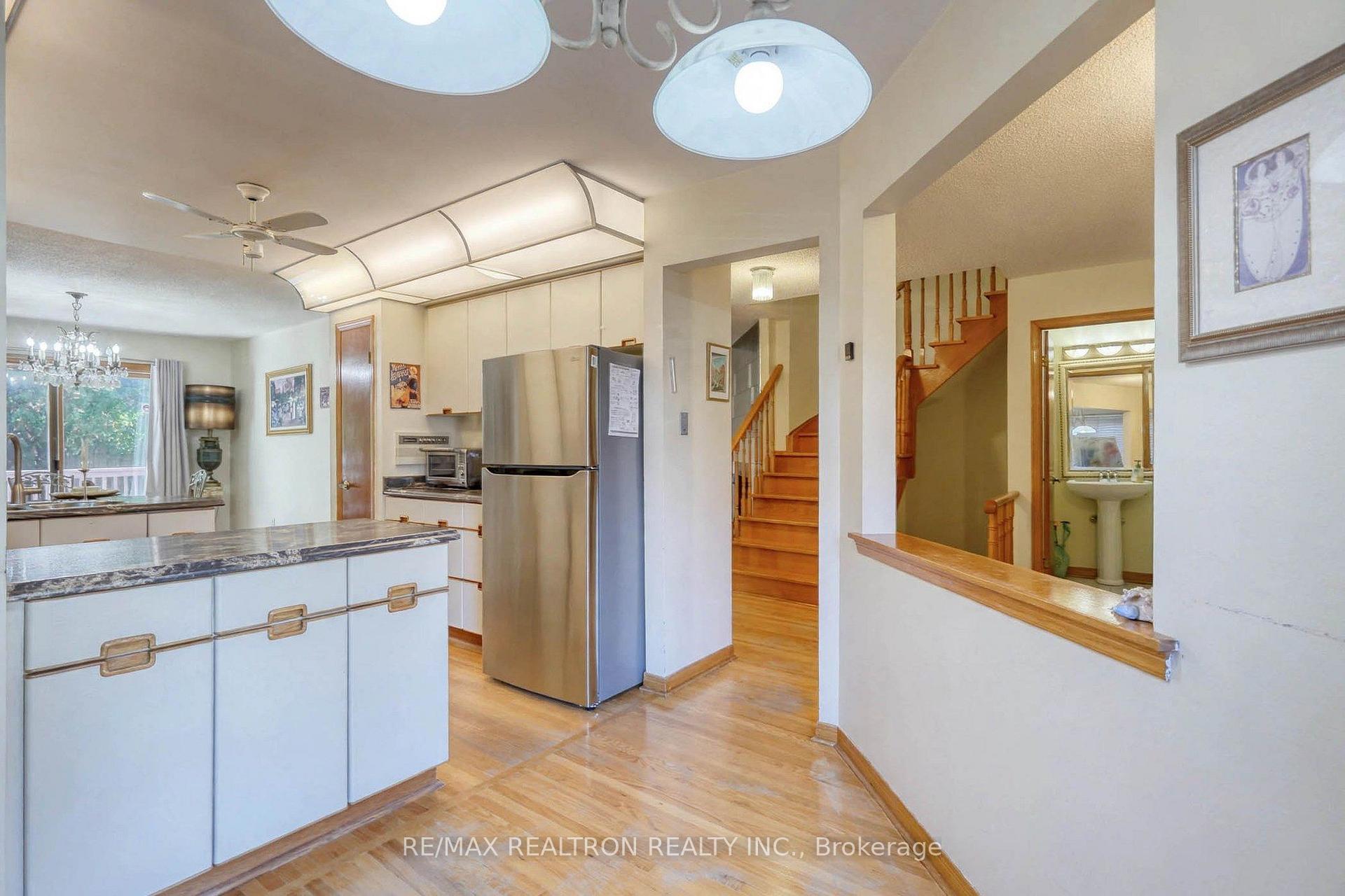 Photo 18 of 38 Kimbergate Way, Vaughan, Brownridge — HOMEH
