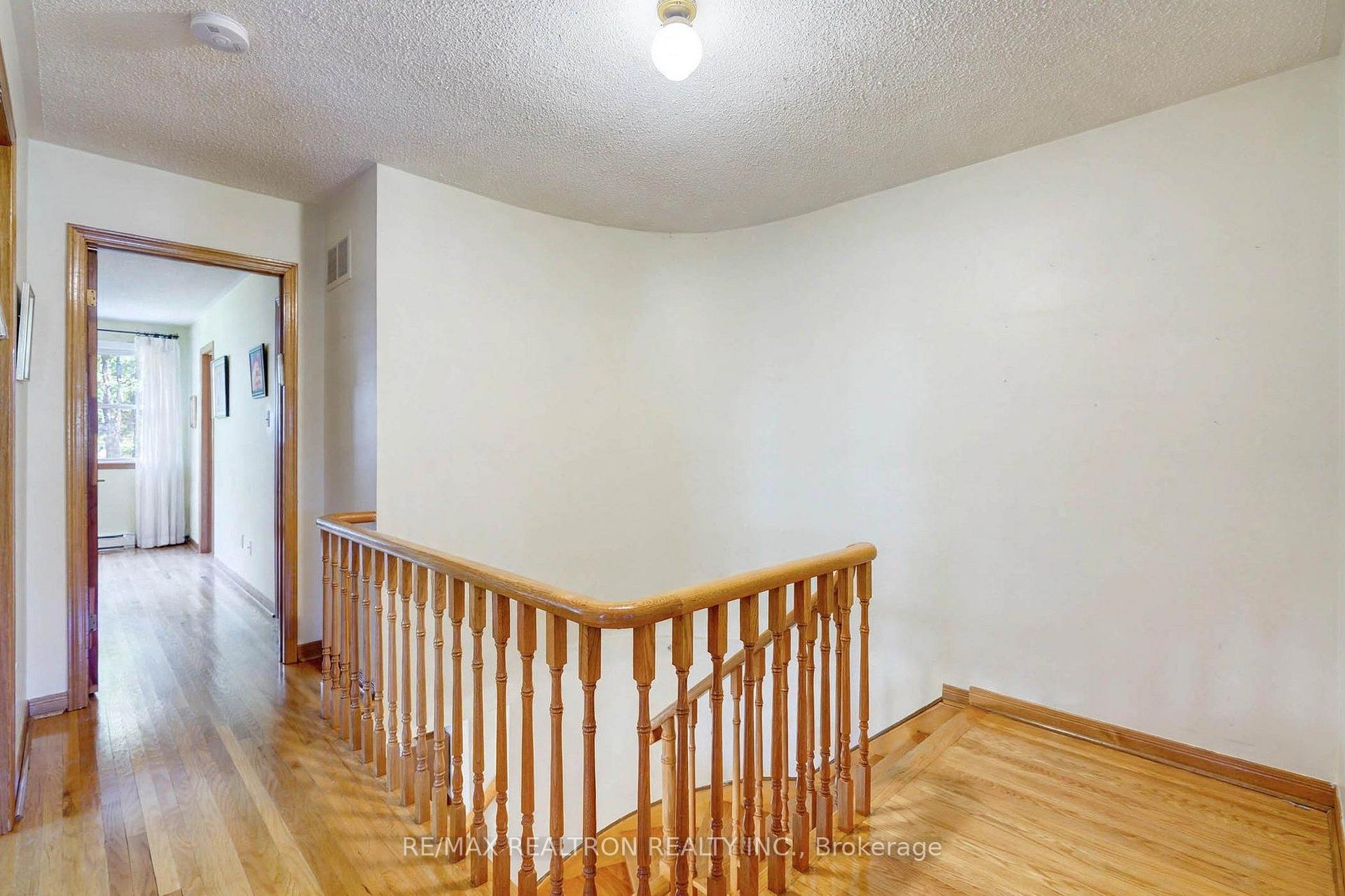 Photo 19 of 38 Kimbergate Way, Vaughan, Brownridge — HOMEH