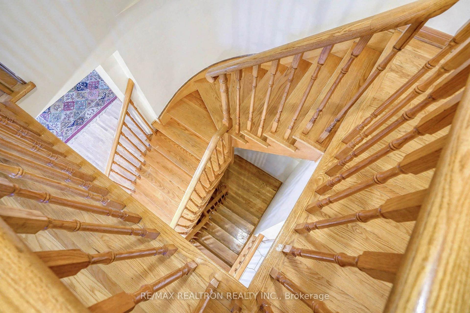 Photo 20 of 38 Kimbergate Way, Vaughan, Brownridge — HOMEH