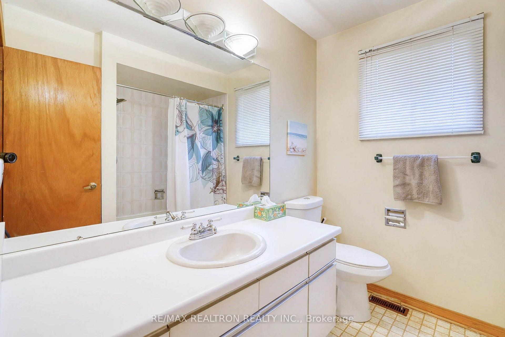Photo 28 of 38 Kimbergate Way, Vaughan, Brownridge — HOMEH