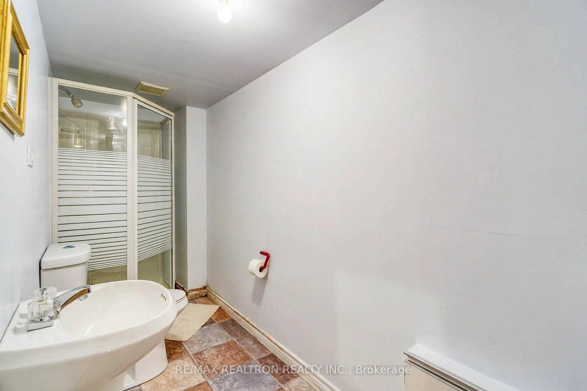 Photo 29 of 38 Kimbergate Way, Vaughan, Brownridge — HOMEH