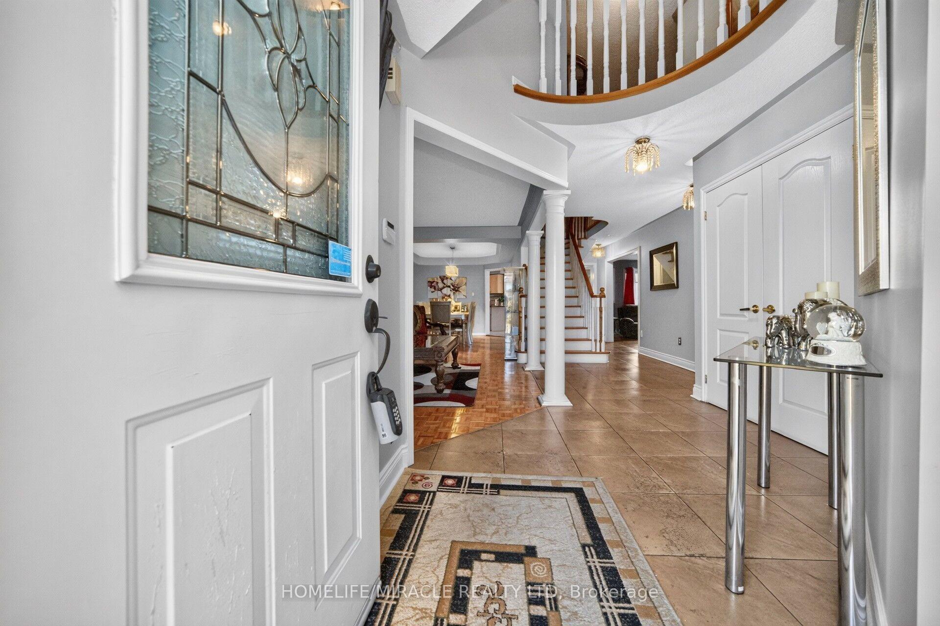 Photo 3 of 13 Dovaston Gate, Caledon, Bolton East — HOMEH