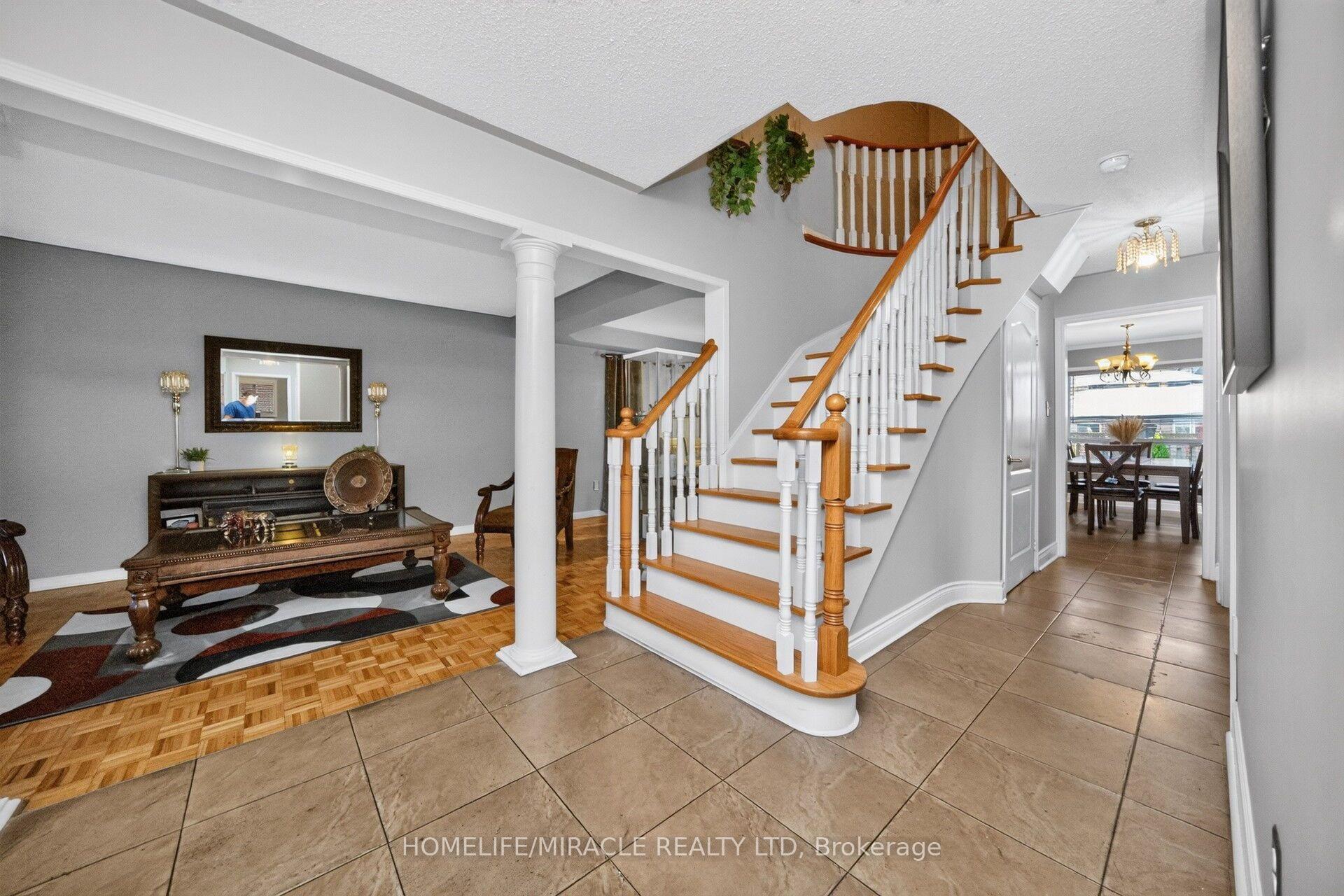 Photo 5 of 13 Dovaston Gate, Caledon, Bolton East — HOMEH