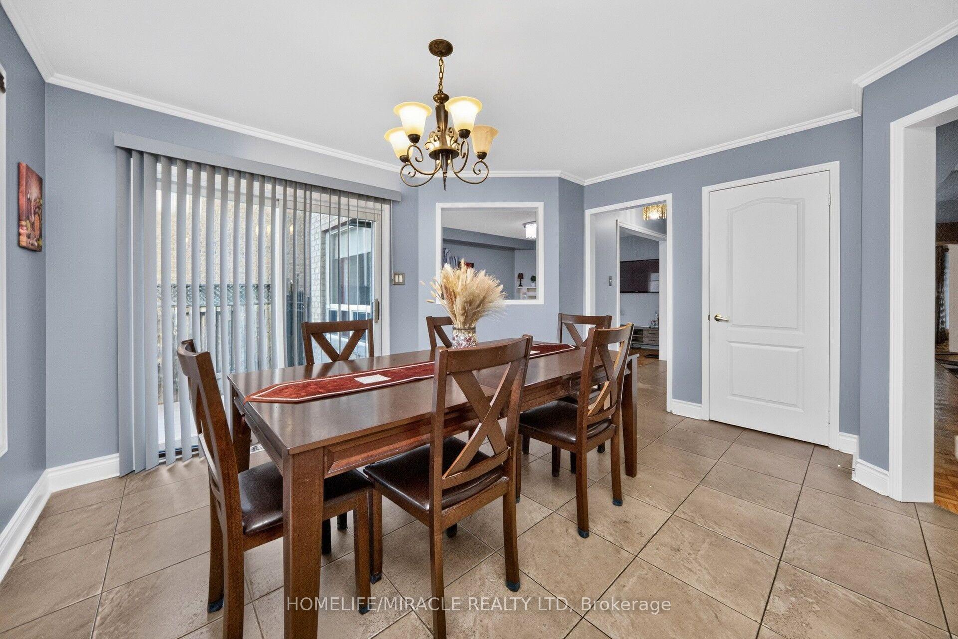 Photo 12 of 13 Dovaston Gate, Caledon, Bolton East — HOMEH