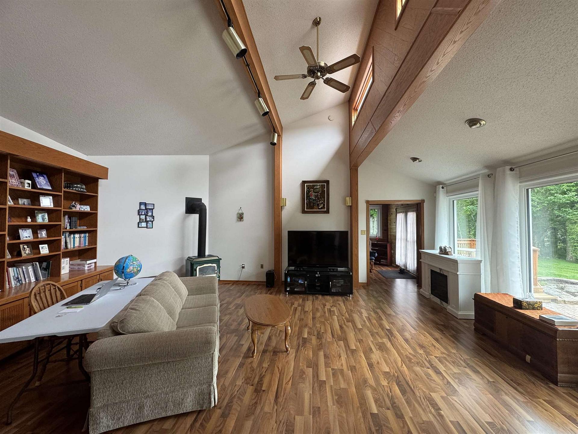 Photo 10 of 8 Hemlock Place, Elliot Lake — HOMEH