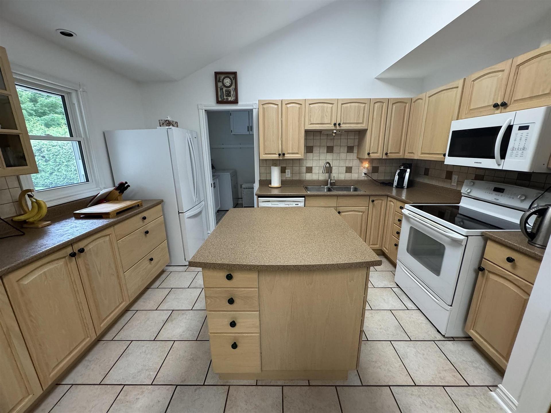 Photo 11 of 8 Hemlock Place, Elliot Lake — HOMEH