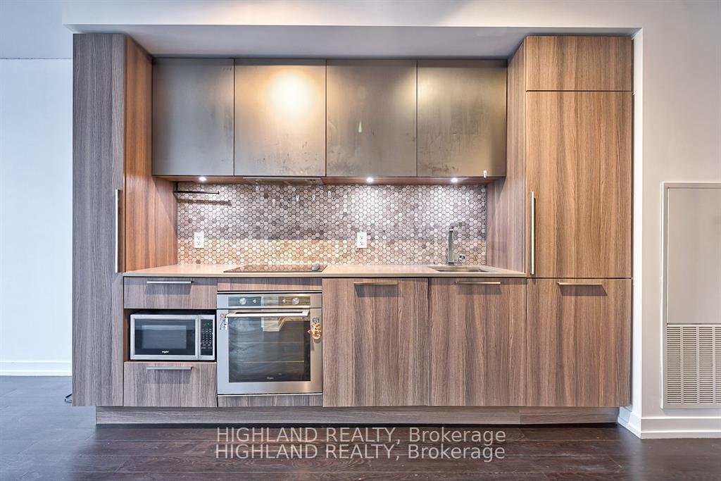 Photo 6 of Unit 818, 85 Wood Street, Toronto, Church-Yonge Corridor — HOMEH