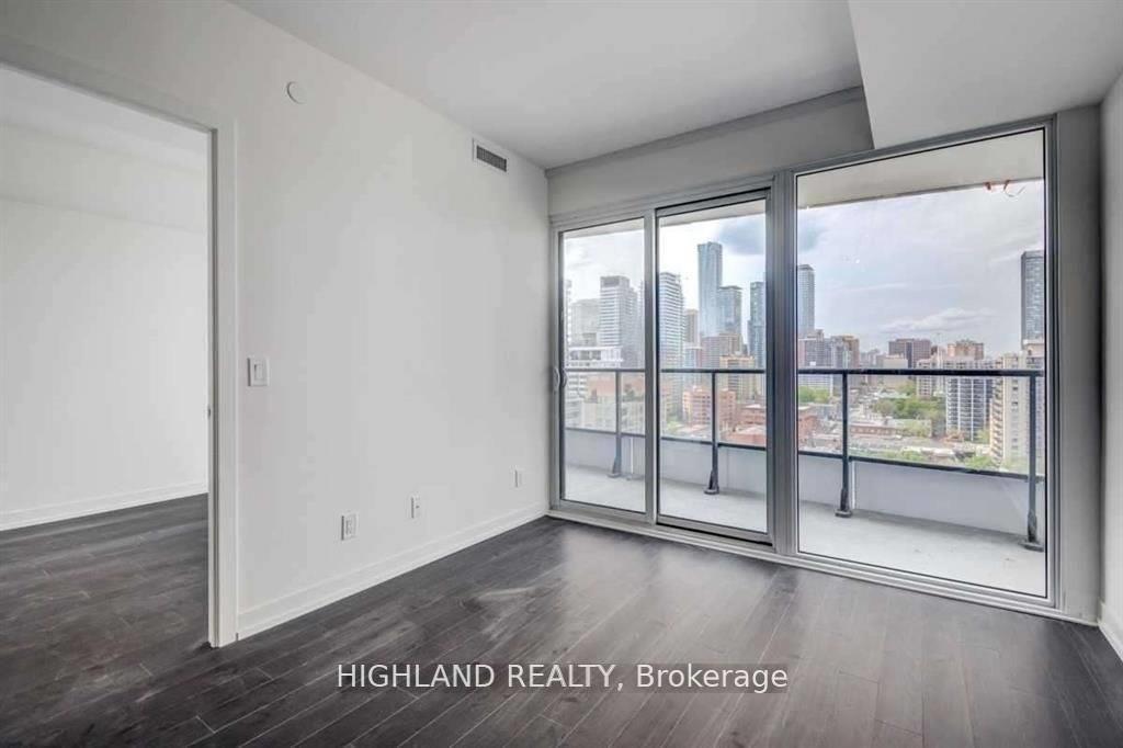 Photo 7 of Unit 818, 85 Wood Street, Toronto, Church-Yonge Corridor — HOMEH