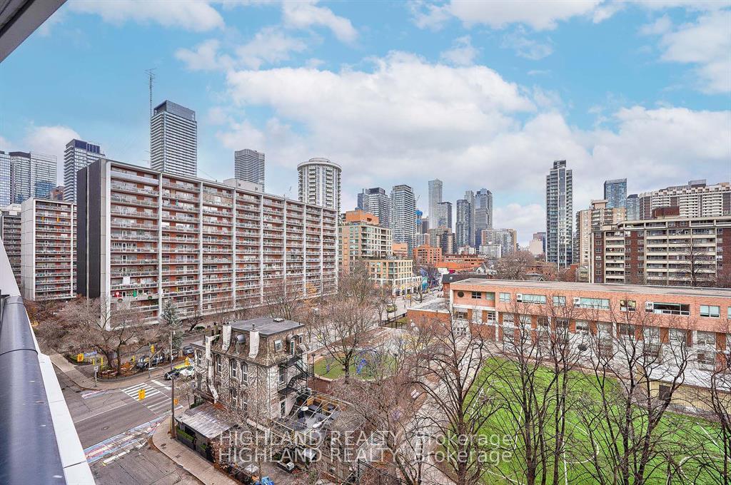 Photo 15 of Unit 818, 85 Wood Street, Toronto, Church-Yonge Corridor — HOMEH