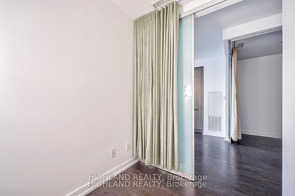 Photo 32 of Unit 818, 85 Wood Street, Toronto, Church-Yonge Corridor — HOMEH