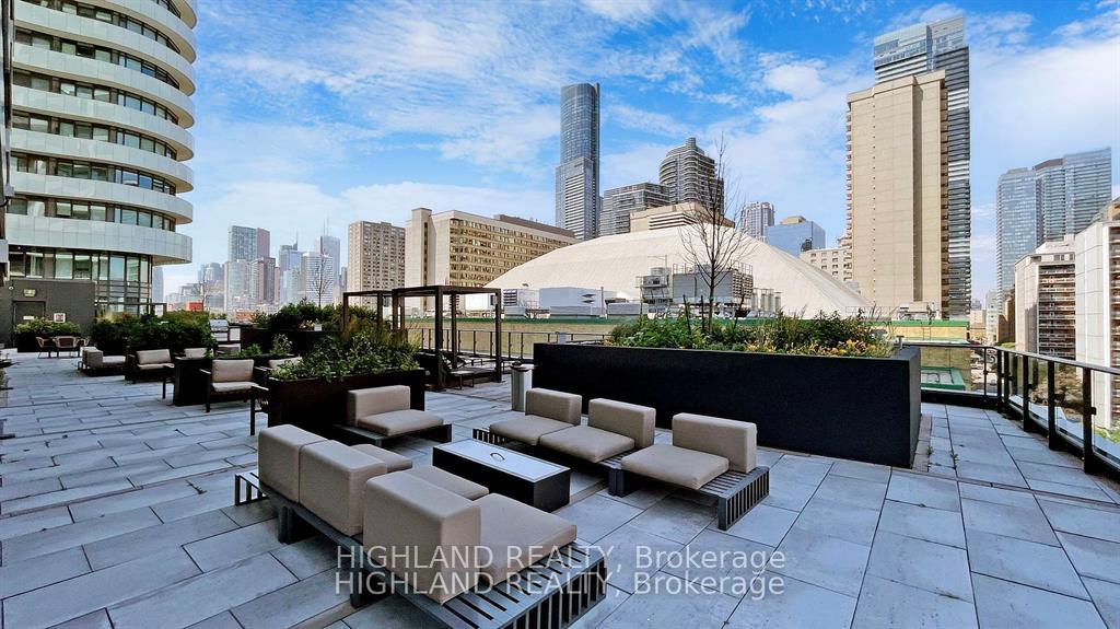 Photo 36 of Unit 818, 85 Wood Street, Toronto, Church-Yonge Corridor — HOMEH